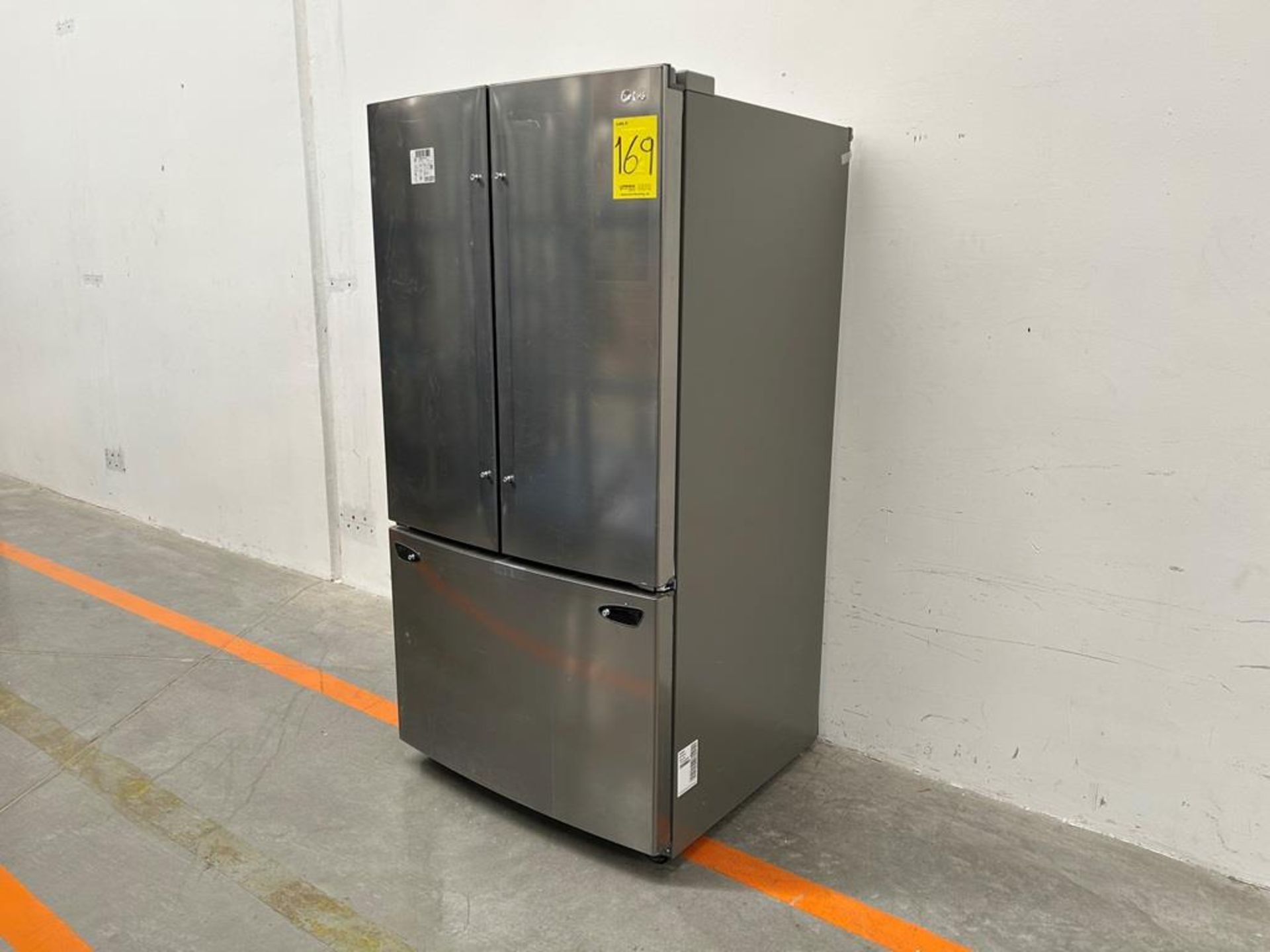 (NUEVO) Refrigerador Marca LG, Modelo GM20BIP, Serie ULY188, Color GRIS (golpe ligero frontal) - Image 2 of 12