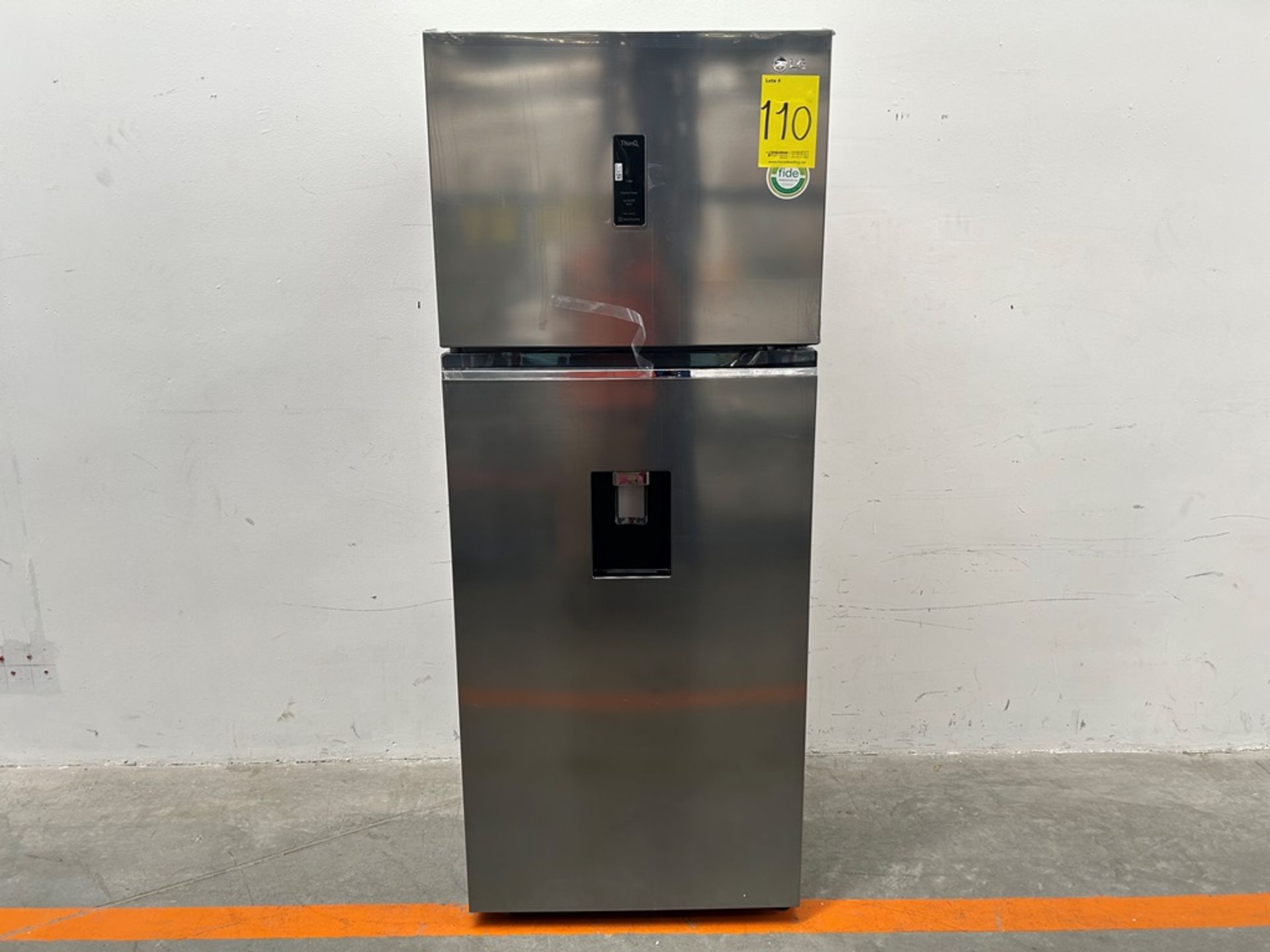 (NUEVO) Refrigerador con dispensador de agua Marca LG, Modelo VT40AWP, Serie 1S414, Color GRIS