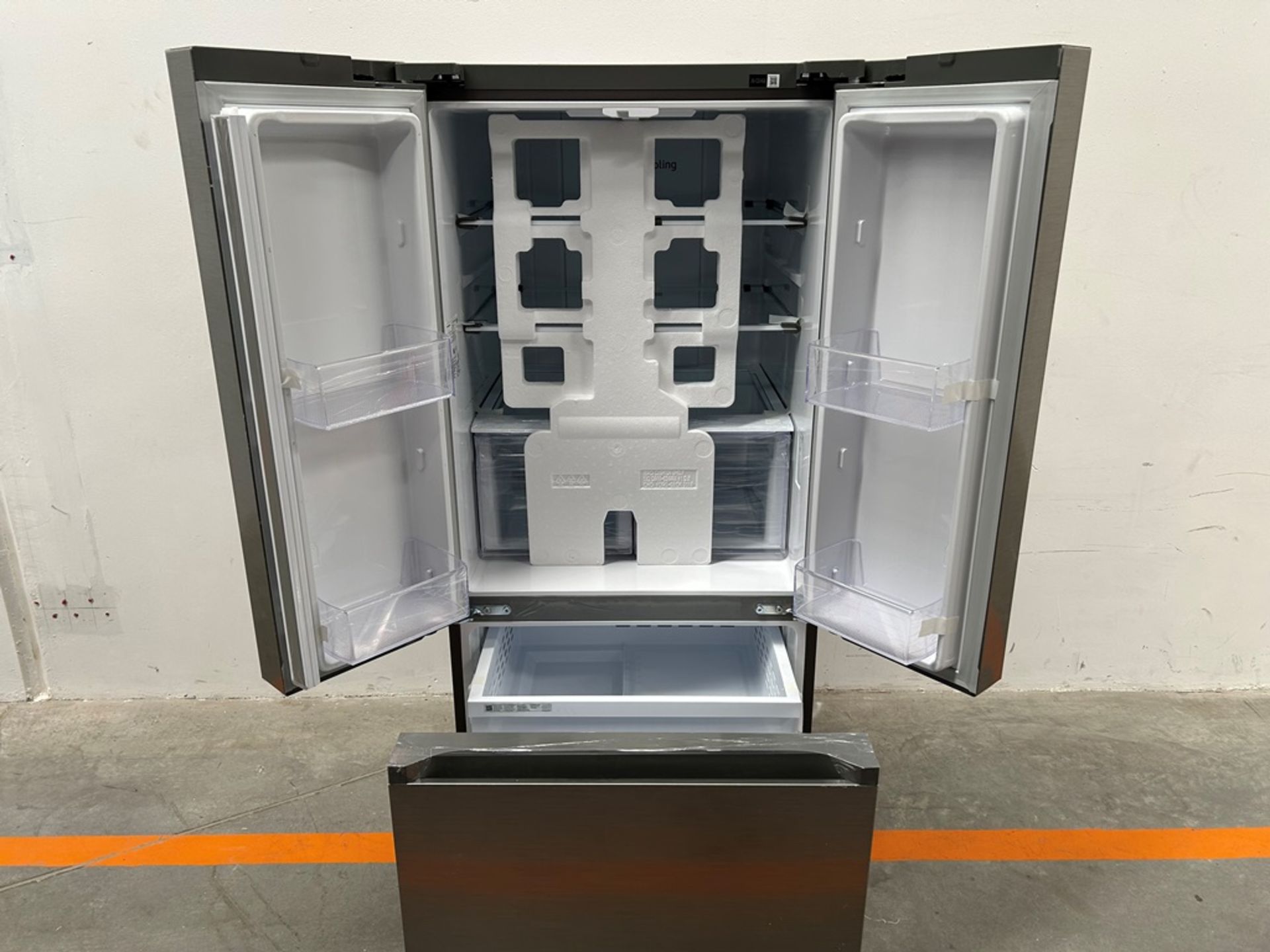 (NUEVO) Refrigerador Marca SAMSUNG, Modelo RF22A4010S9, Serie 01874K, Color GRIS - Image 4 of 11