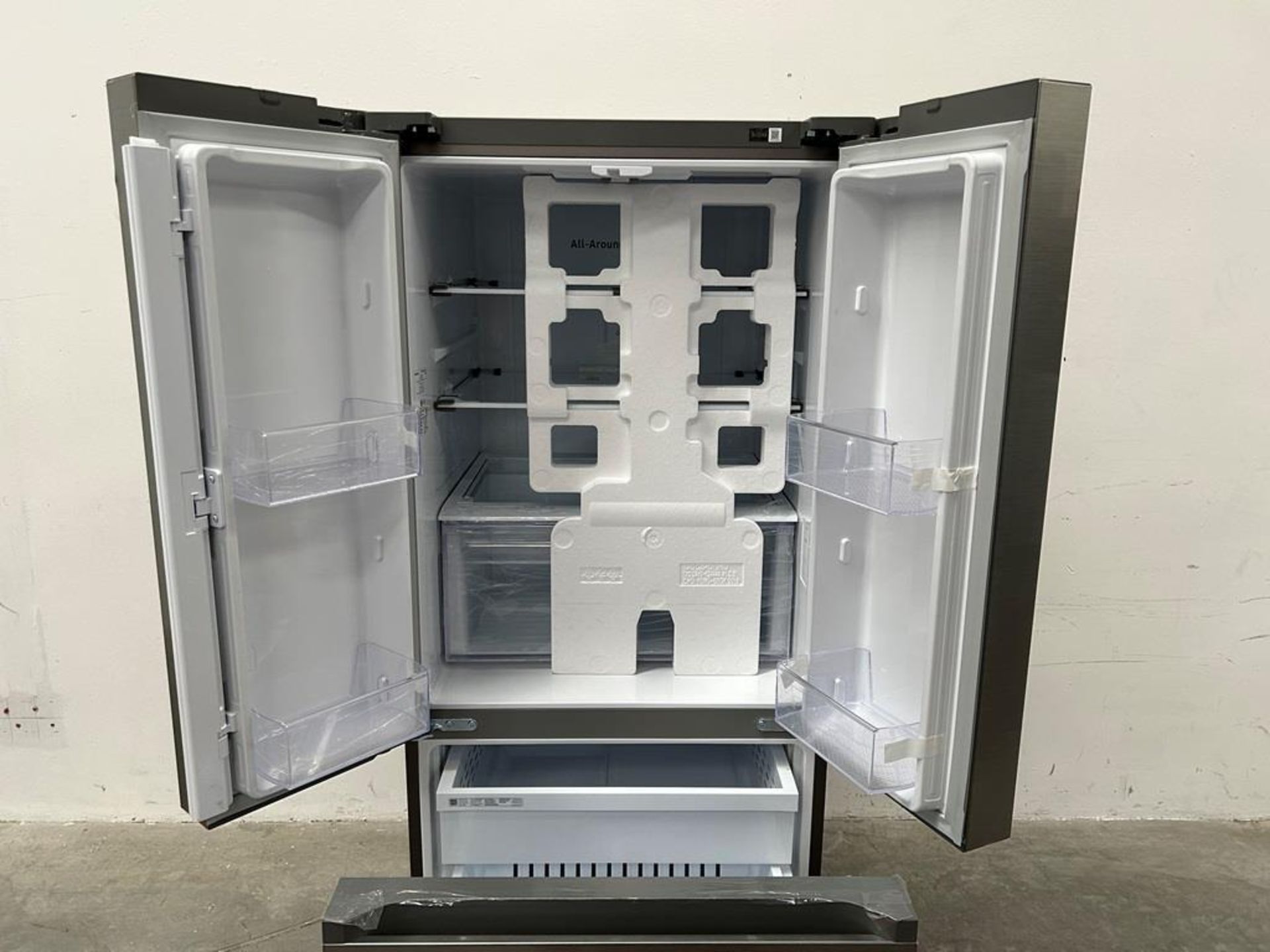 (NUEVO) Refrigerador Marca SAMSUNG, Modelo RF22A4010S9, Serie 400509W, Color GRIS (golpe ligero fro - Image 5 of 12