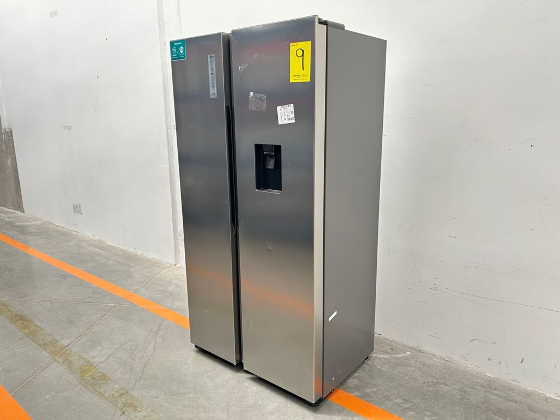 (NUEVO) Refrigerador con dispensador de agua Marca HISENSE, Modelo 32KHS310820, Serie 40437, Color - Bild 2 aus 7