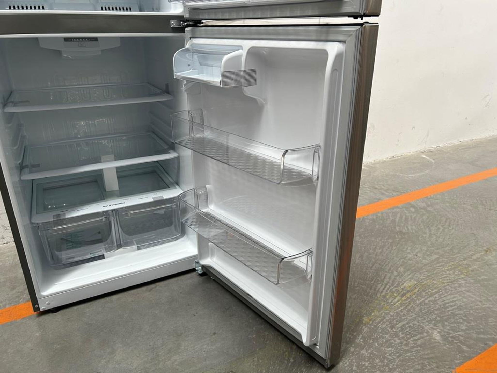 (NUEVO) Refrigerador Marca LG, Modelo LT57BPSX, Serie 1Q440, Color GRIS - Image 7 of 11