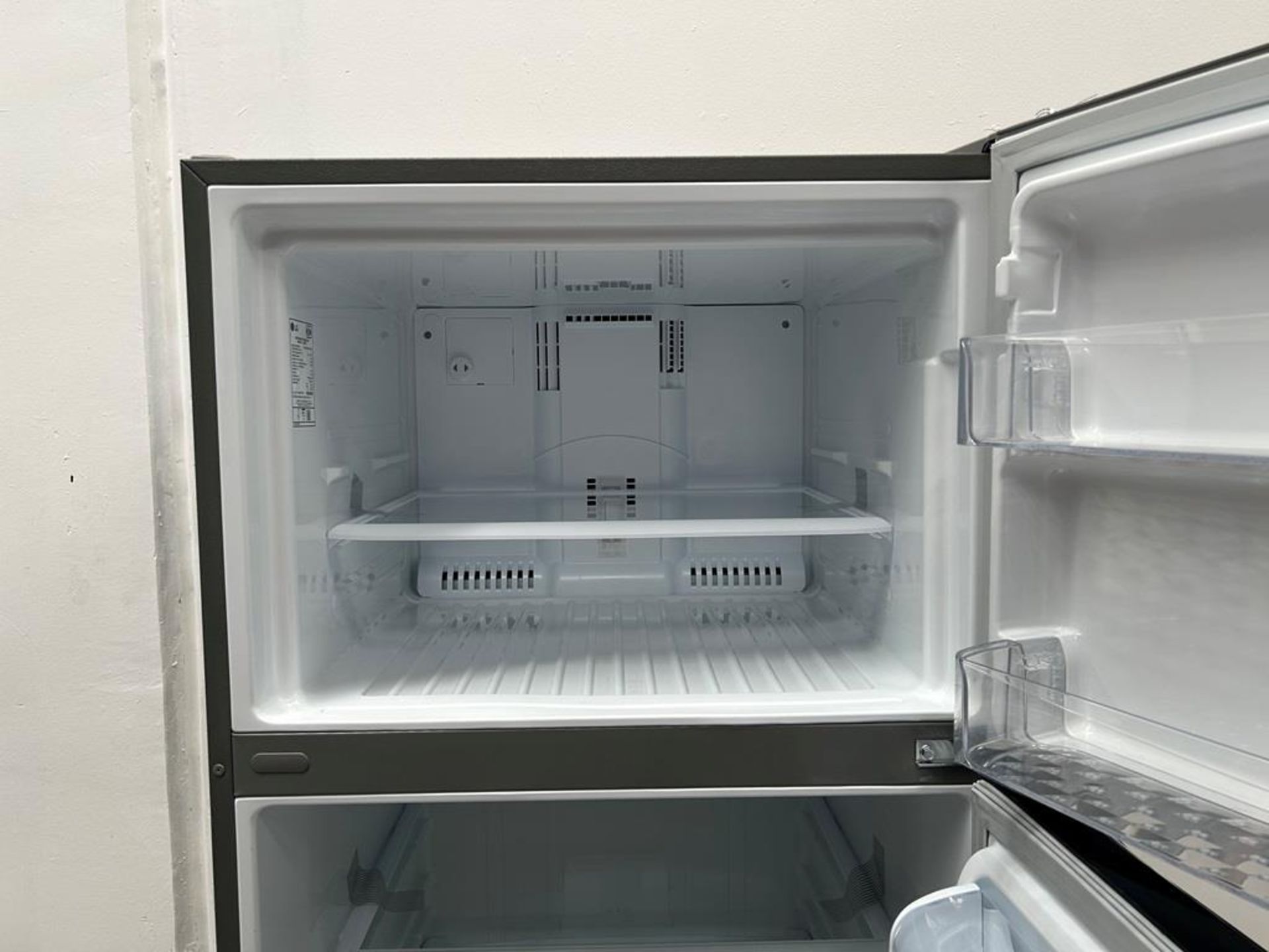 (NUEVO) Refrigerador Marca LG, Modelo LT57BPSX, Serie P2D419, Color GRIS - Image 5 of 11