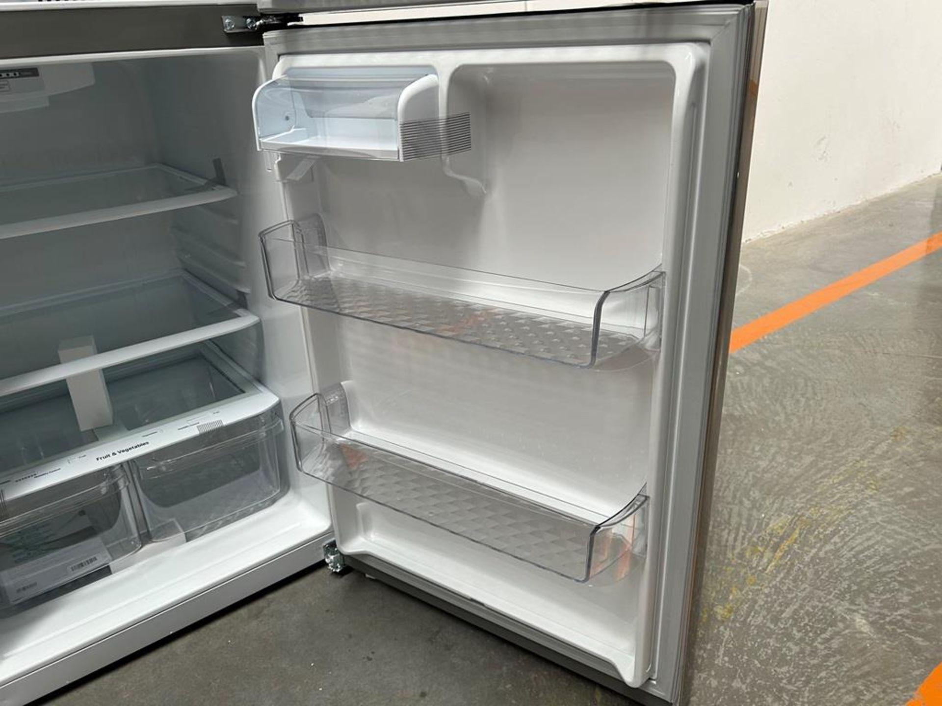 (NUEVO) Refrigerador Marca LG, Modelo LT57BPSX, Serie 1U863, Color GRIS - Image 8 of 11