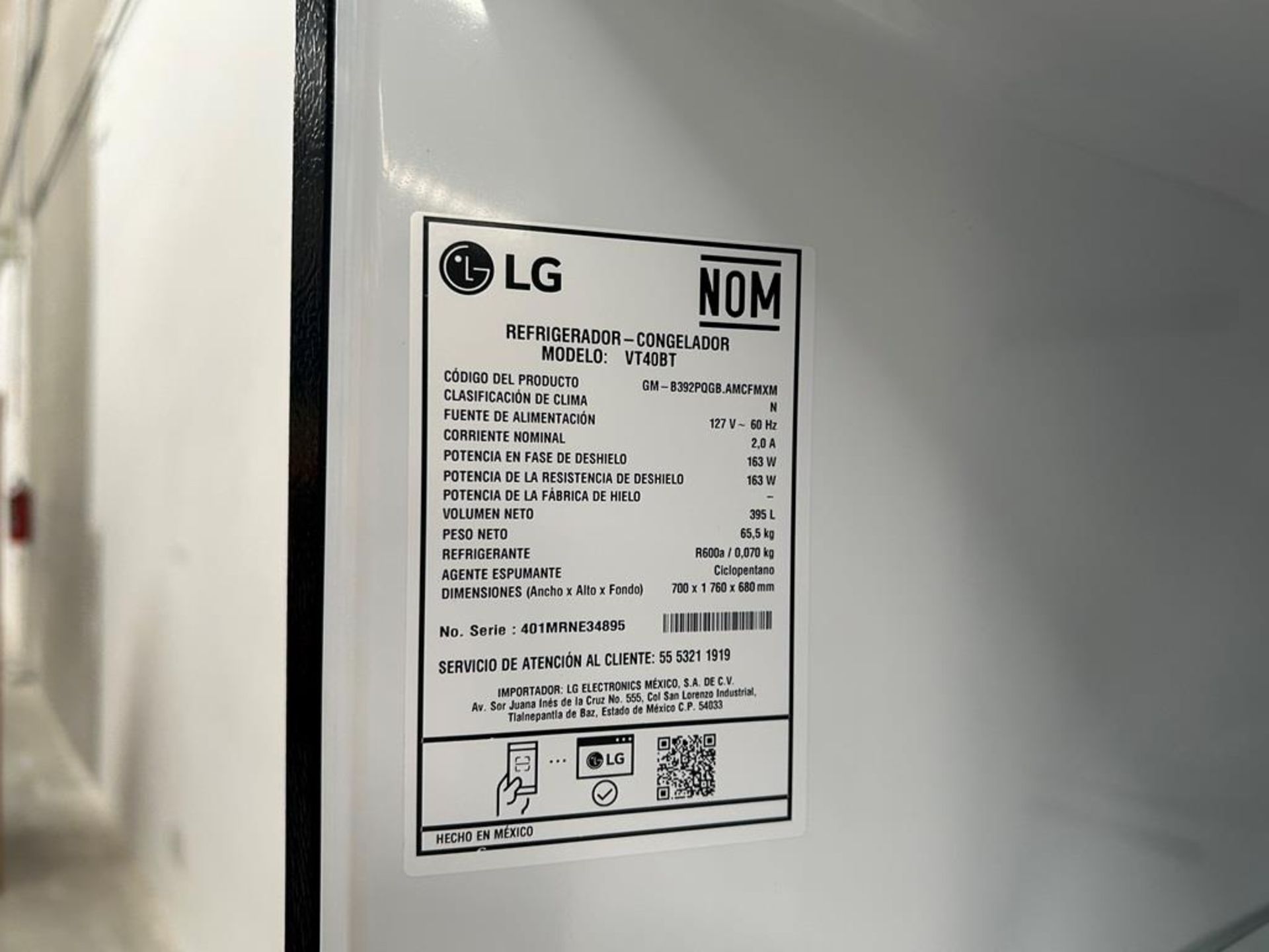 (NUEVO) Refrigerador Marca LG, Modelo VT40BT, Serie 34895, Color NEGRO - Image 9 of 11