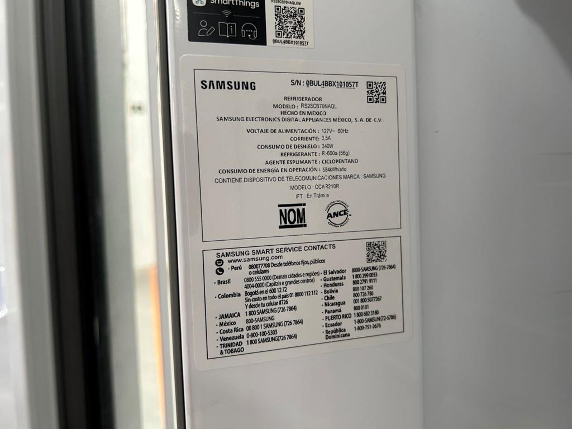 (NUEVO) Refrigerador Marca SAMSUNG, Modelo RS28CB70NAQL, Serie 1057T, Color GRIS (ligeros golpes fr - Image 7 of 9