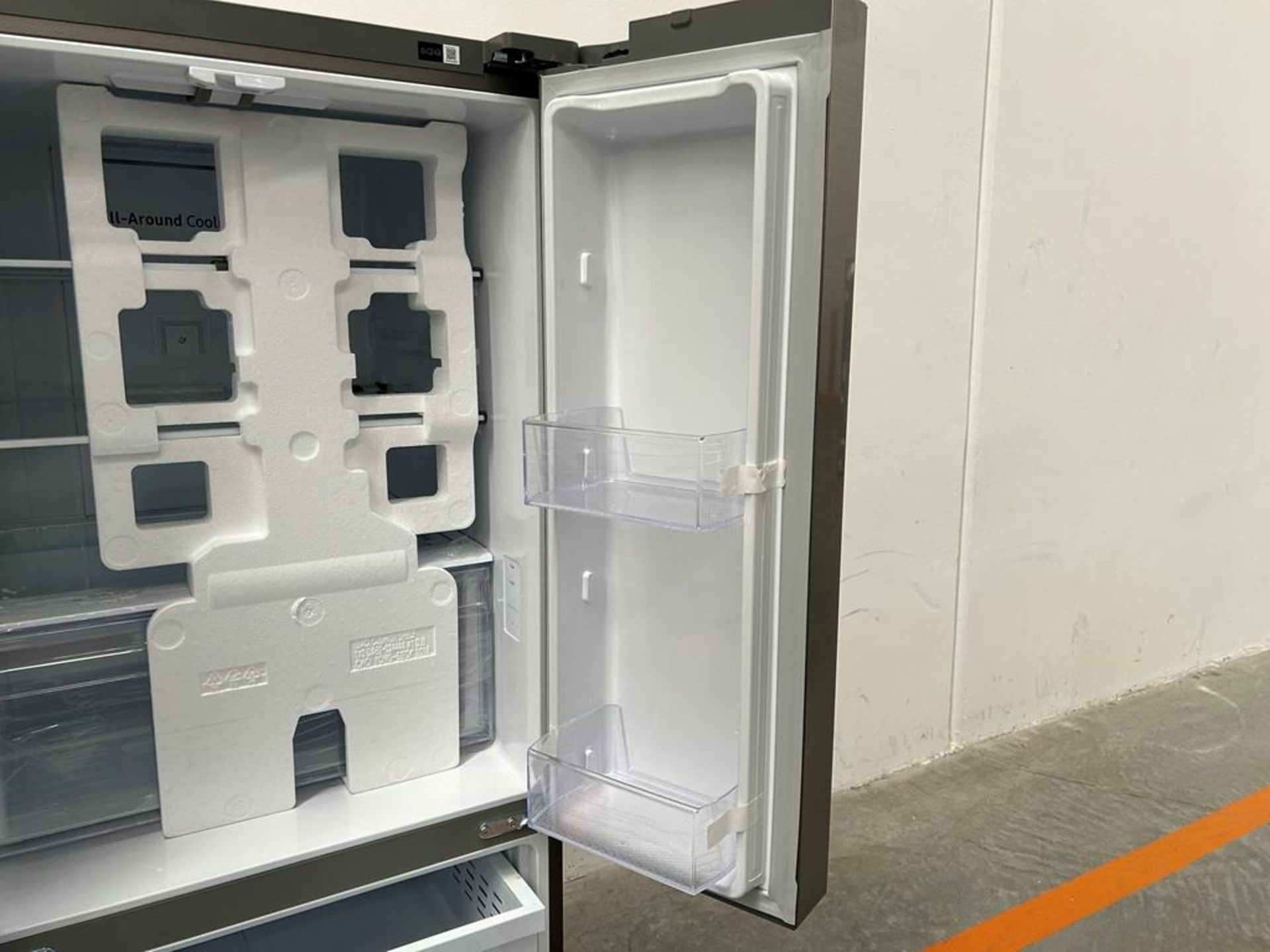 (NUEVO) Refrigerador Marca SAMSUNG, Modelo RF22A4010S9, Serie 400509W, Color GRIS (golpe ligero fro - Image 8 of 12
