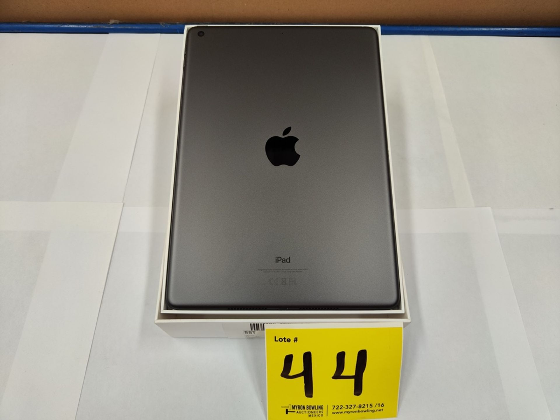 (NUEVO) iPad 9a generación de 64 GB, Serie LM2J9MV6D, Color GRIS (Abierta) - Image 6 of 9
