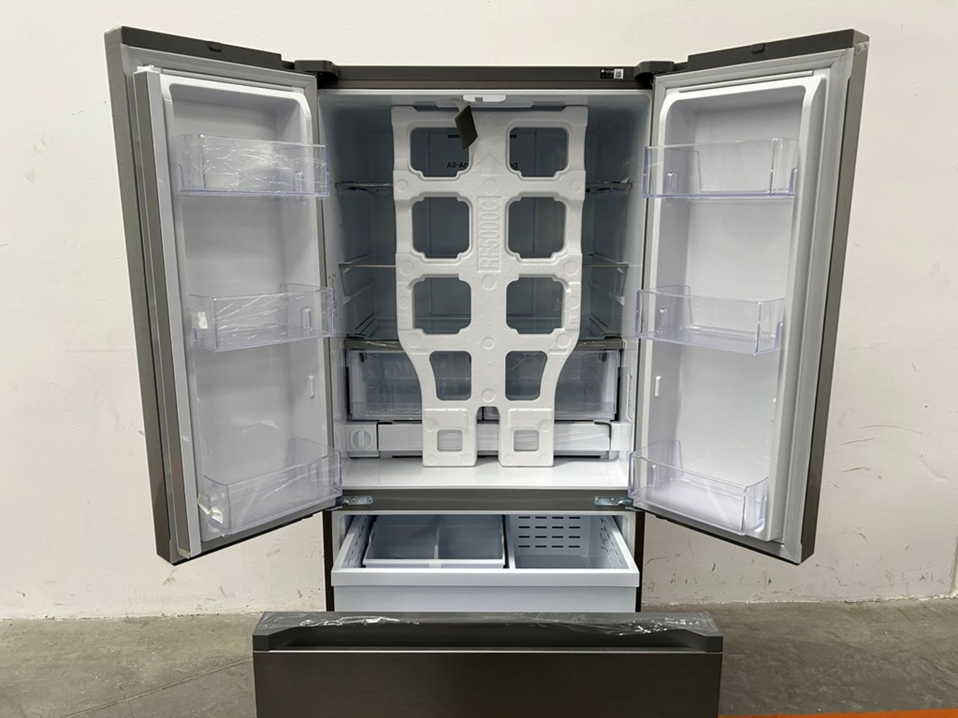 (NUEVO) Refrigerador Marca SAMSUNG, Modelo RF25C5151S9, Serie 01153L, Color GRIS - Image 4 of 11