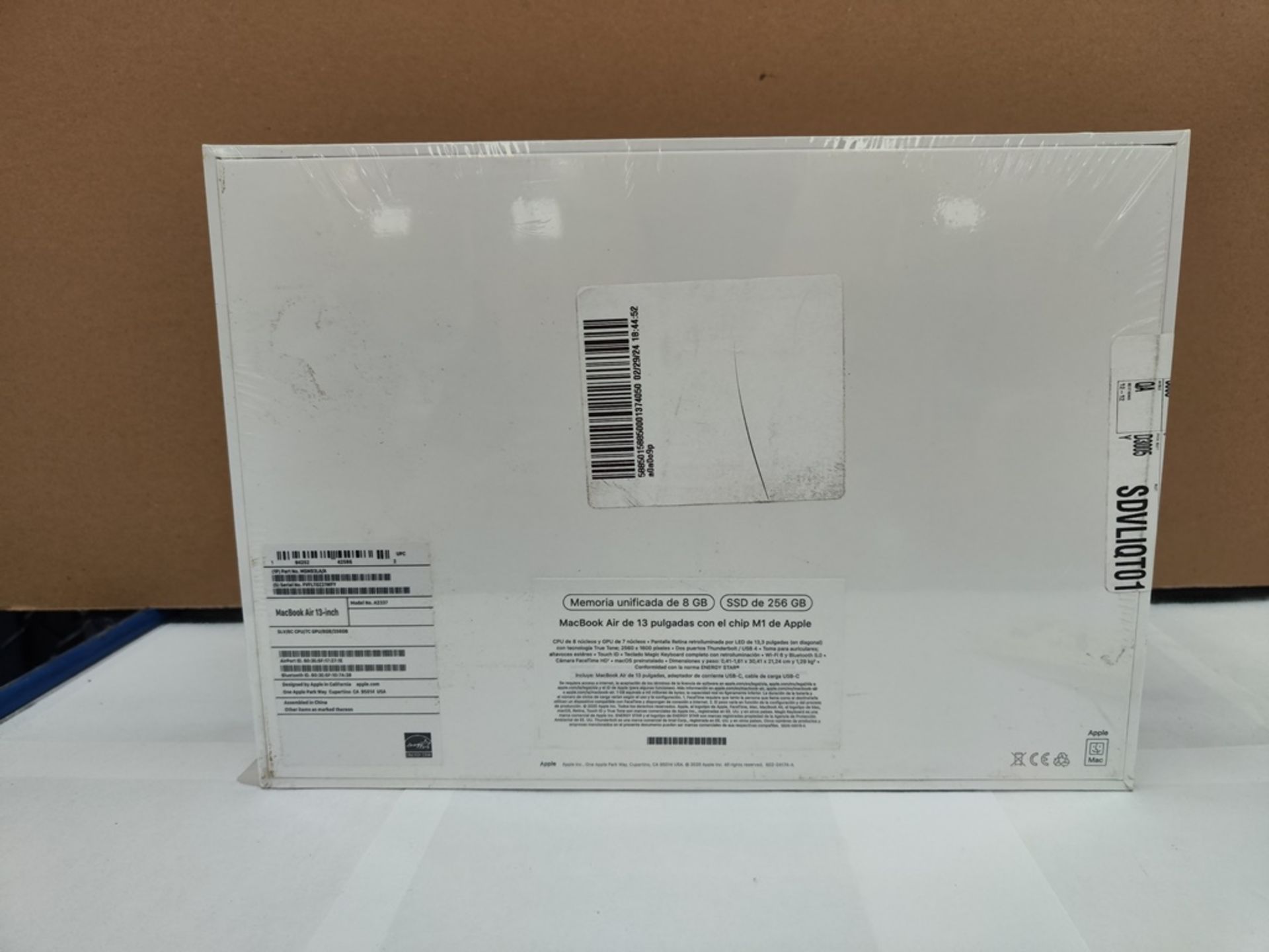 (NUEVO) Laptop Marca APPLE, Modelo MACBOOK AIR de 13", Serie FVFLT0Z21WFY, 256 GB de Almacenamiento - Image 4 of 7