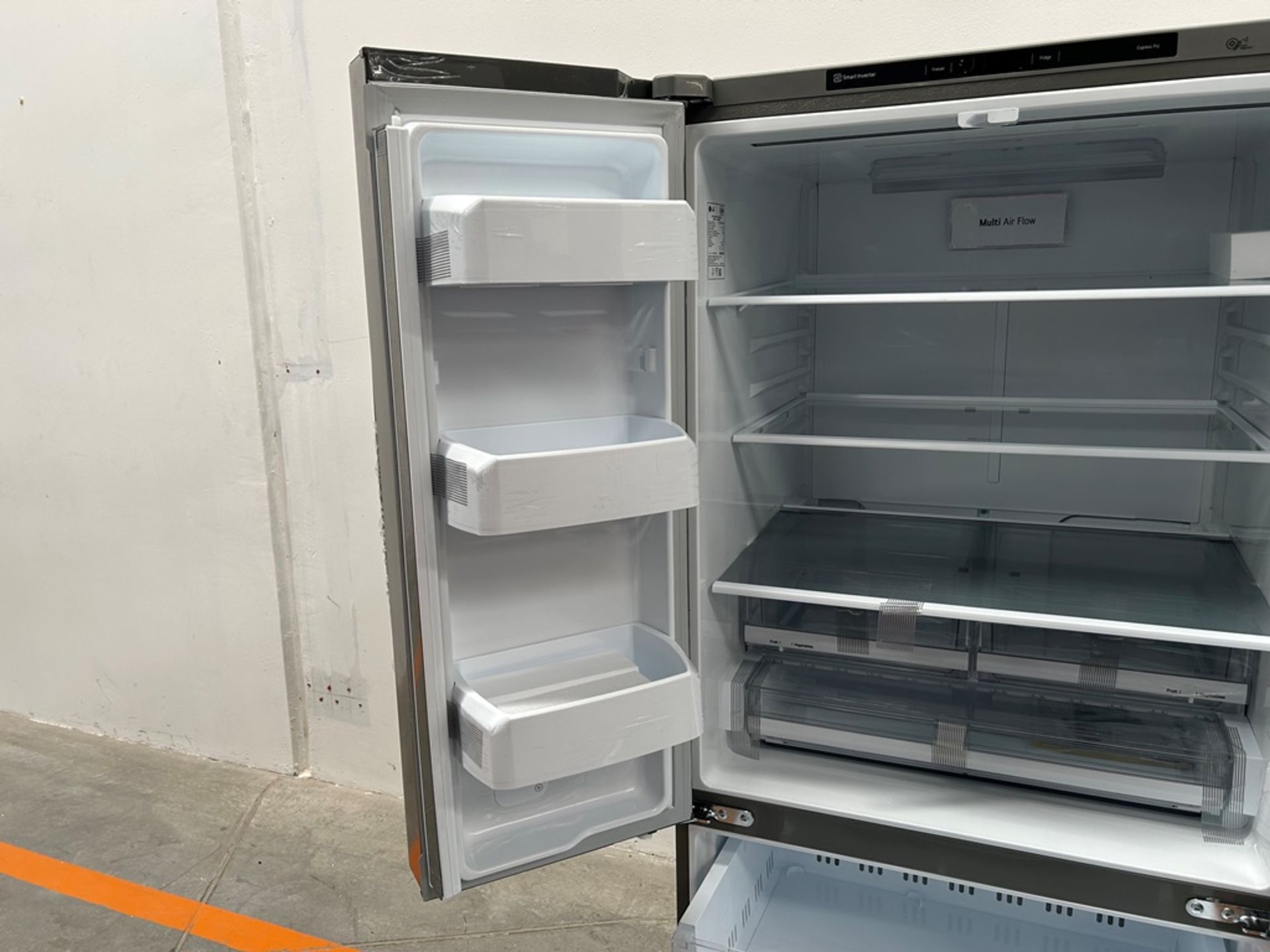 (NUEVO) Refrigerador Marca LG, Modelo GM65BGSK, Serie 25845, Color GRIS - Image 6 of 11