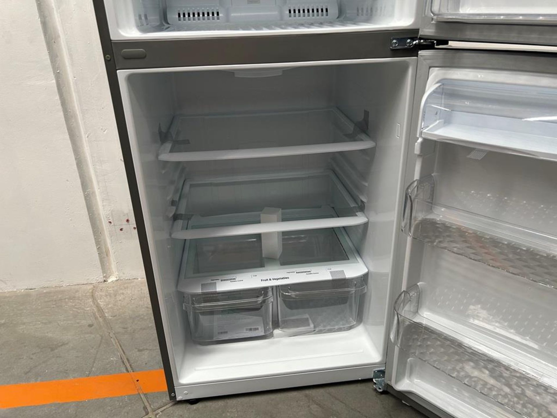 (NUEVO) Refrigerador Marca LG, Modelo LT57BPSX, Serie P2D419, Color GRIS - Image 6 of 11