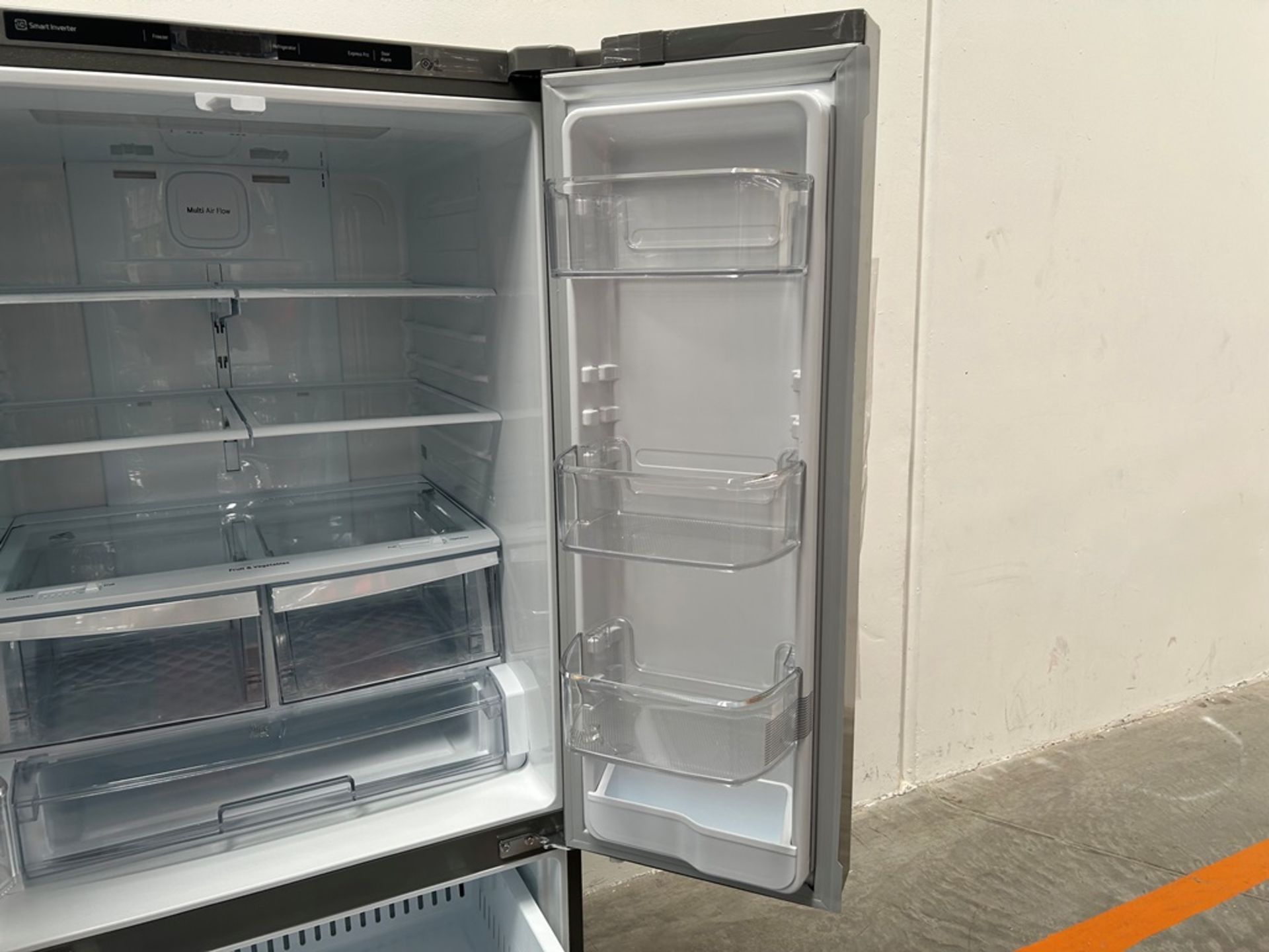 (NUEVO) Refrigerador Marca LG, Modelo GM22BIP, Serie 2D294, Color GRIS - Image 7 of 11