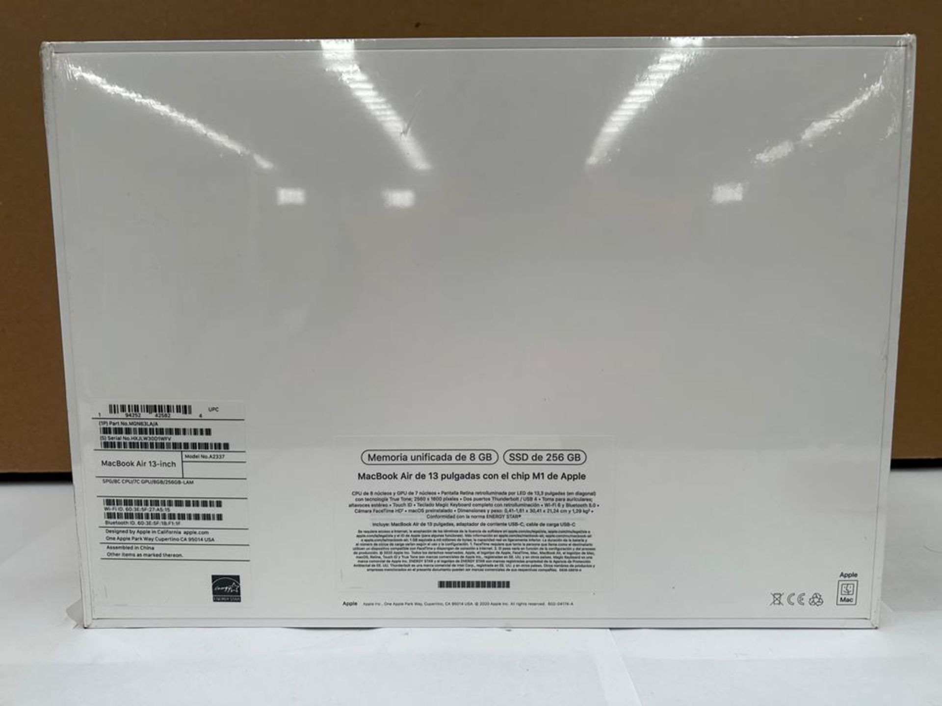 (NUEVO) Laptop Marca APPLE, Modelo MACBOOK AIR de 13", Serie HXJLW30D1WFV, 256 GB de Almacenamiento - Image 3 of 6