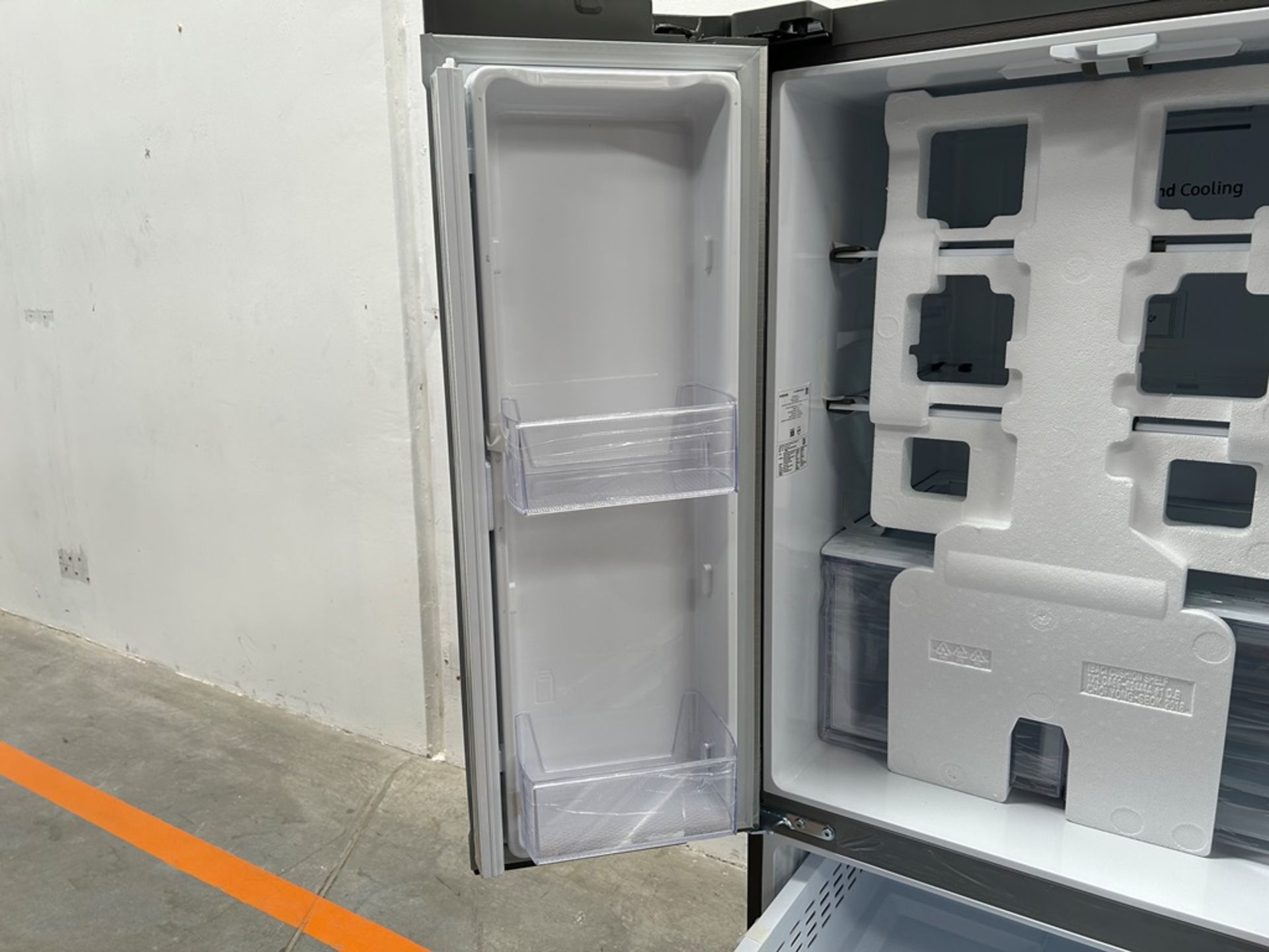 (NUEVO) Refrigerador Marca SAMSUNG, Modelo RF22A4010S9, Serie 01874K, Color GRIS - Image 7 of 11