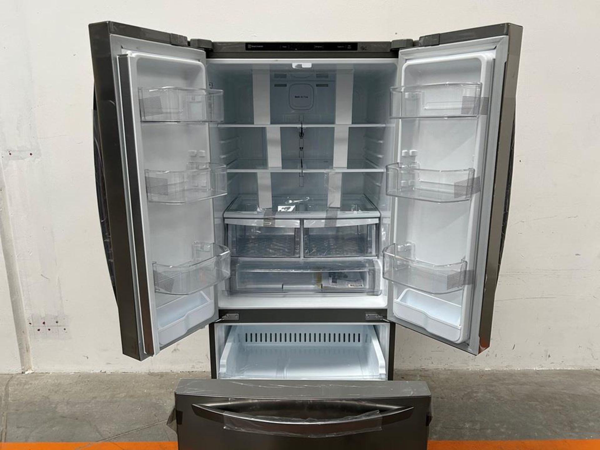 (NUEVO) Refrigerador Marca LG, Modelo GM22BIP, Serie 2C678, Color GRIS - Image 4 of 11