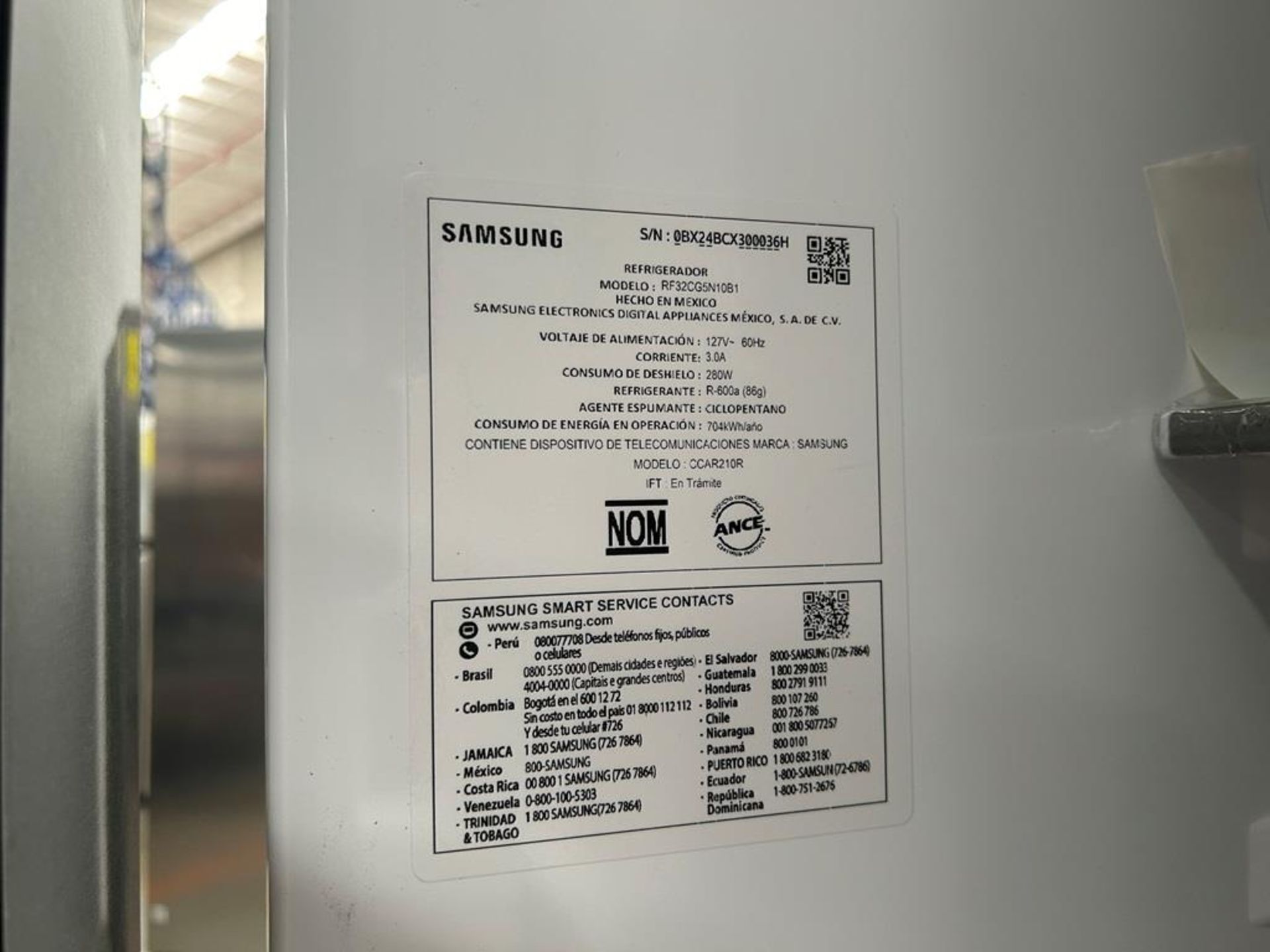 (NUEVO) Refrigerador Marca SAMSUNG, Modelo RF32CG5N10B1EM, Serie 00036H, Color NEGRO - Image 9 of 11