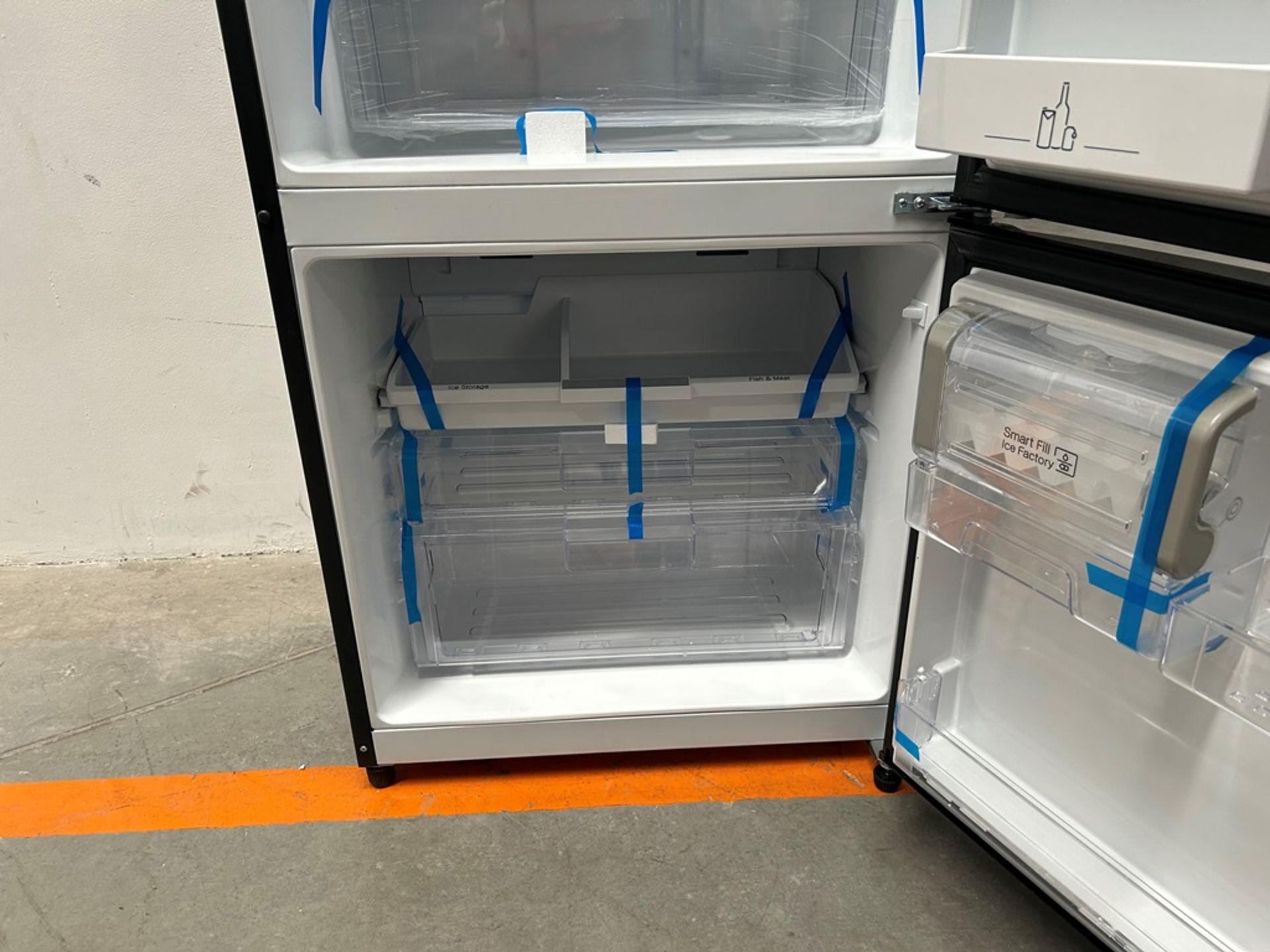 (NUEVO) Refrigerador con dispensador de agua Marca MABE, Modelo RMB520IJMRPB, Serie 14142, Color NE - Image 6 of 11