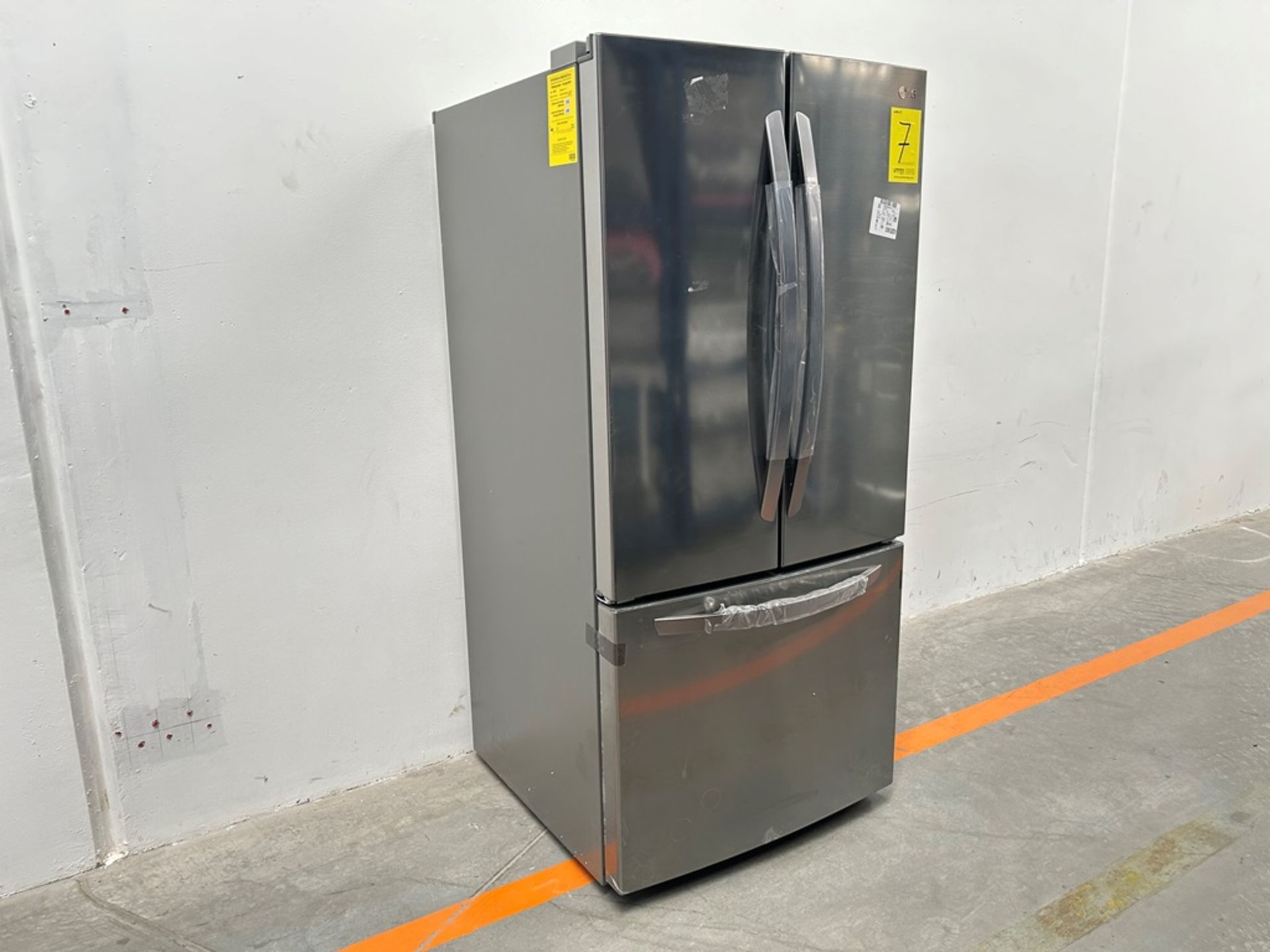 (NUEVO) Refrigerador Marca LG, Modelo GM65BGSK, Serie K30068, Color GRIS - Image 2 of 11