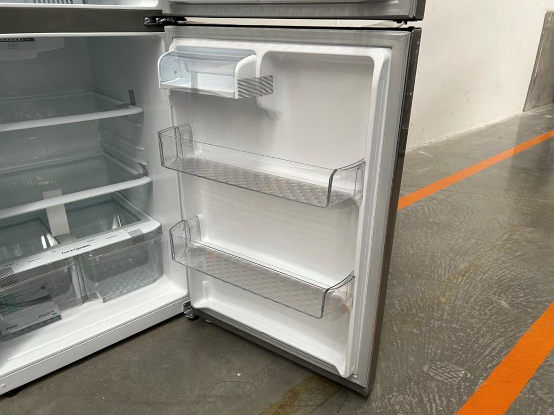 (NUEVO) Refrigerador Marca LG, Modelo LT57BPSX, Serie D1X339, Color GRIS - Image 7 of 11