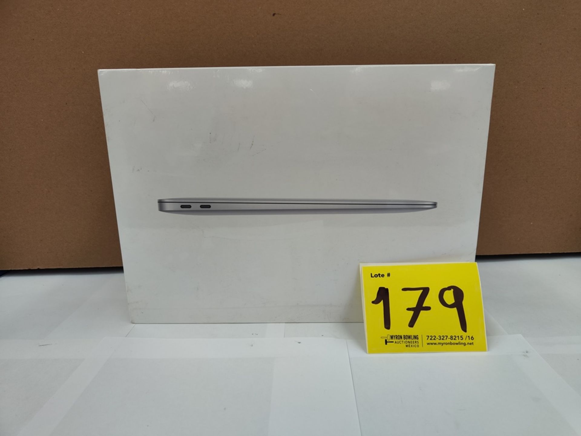 (NUEVO) Laptop Marca APPLE, Modelo MACBOOK AIR de 13", Serie FVFLT0Z21WFY, 256 GB de Almacenamiento