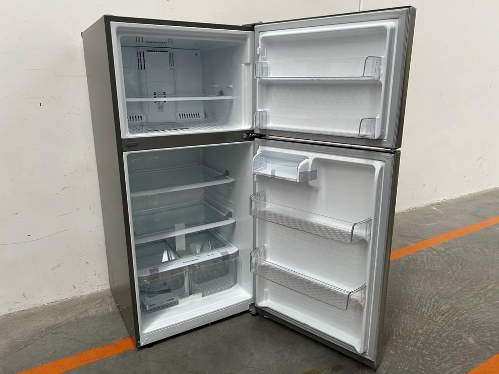 (NUEVO) Refrigerador Marca LG, Modelo LT57BPSX, Serie 1X171, Color GRIS - Image 5 of 12