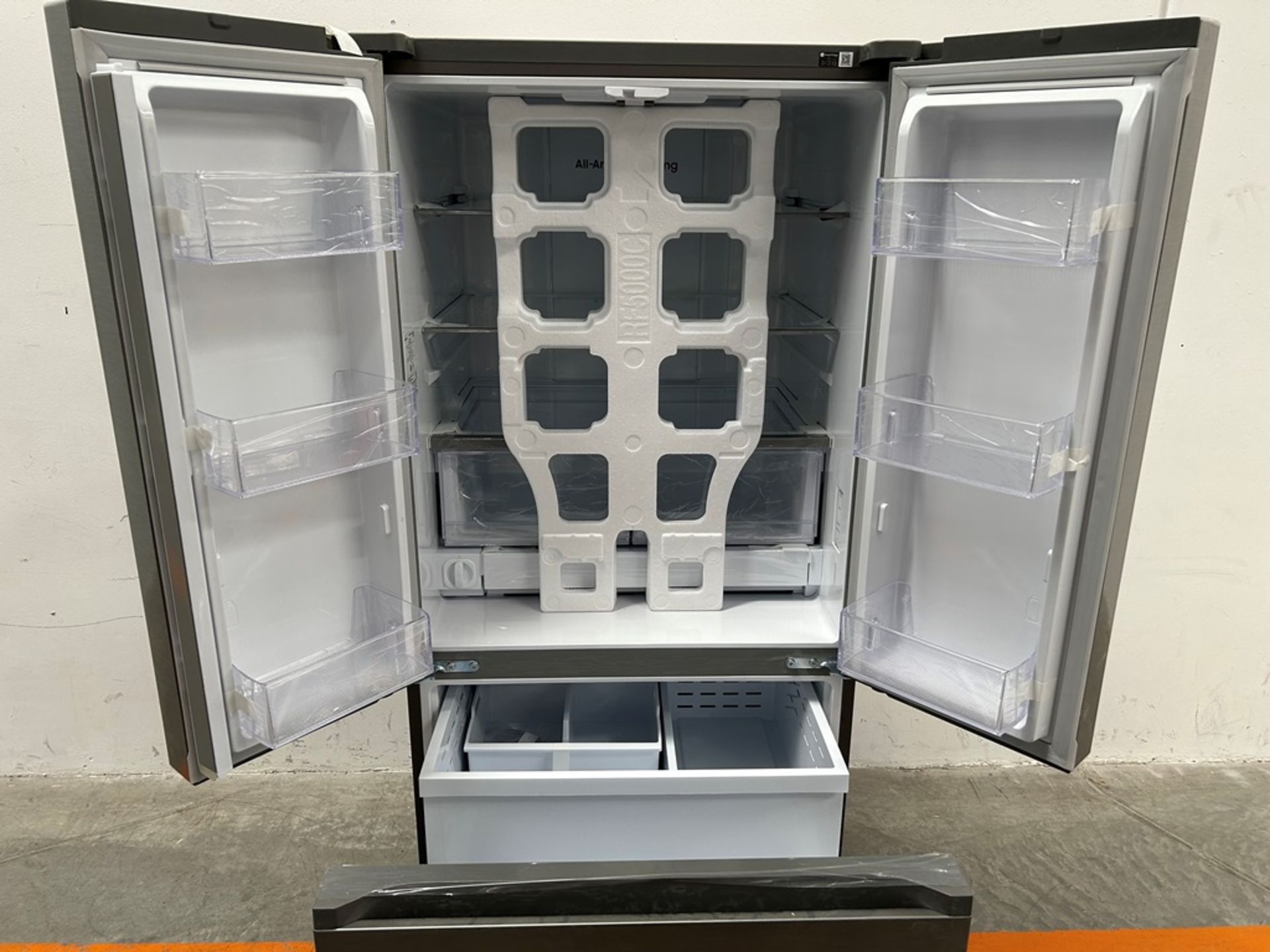(NUEVO) Refrigerador Marca SAMSUNG, Modelo RF25C5151S9, Serie 100036K, Color GRIS - Image 4 of 7