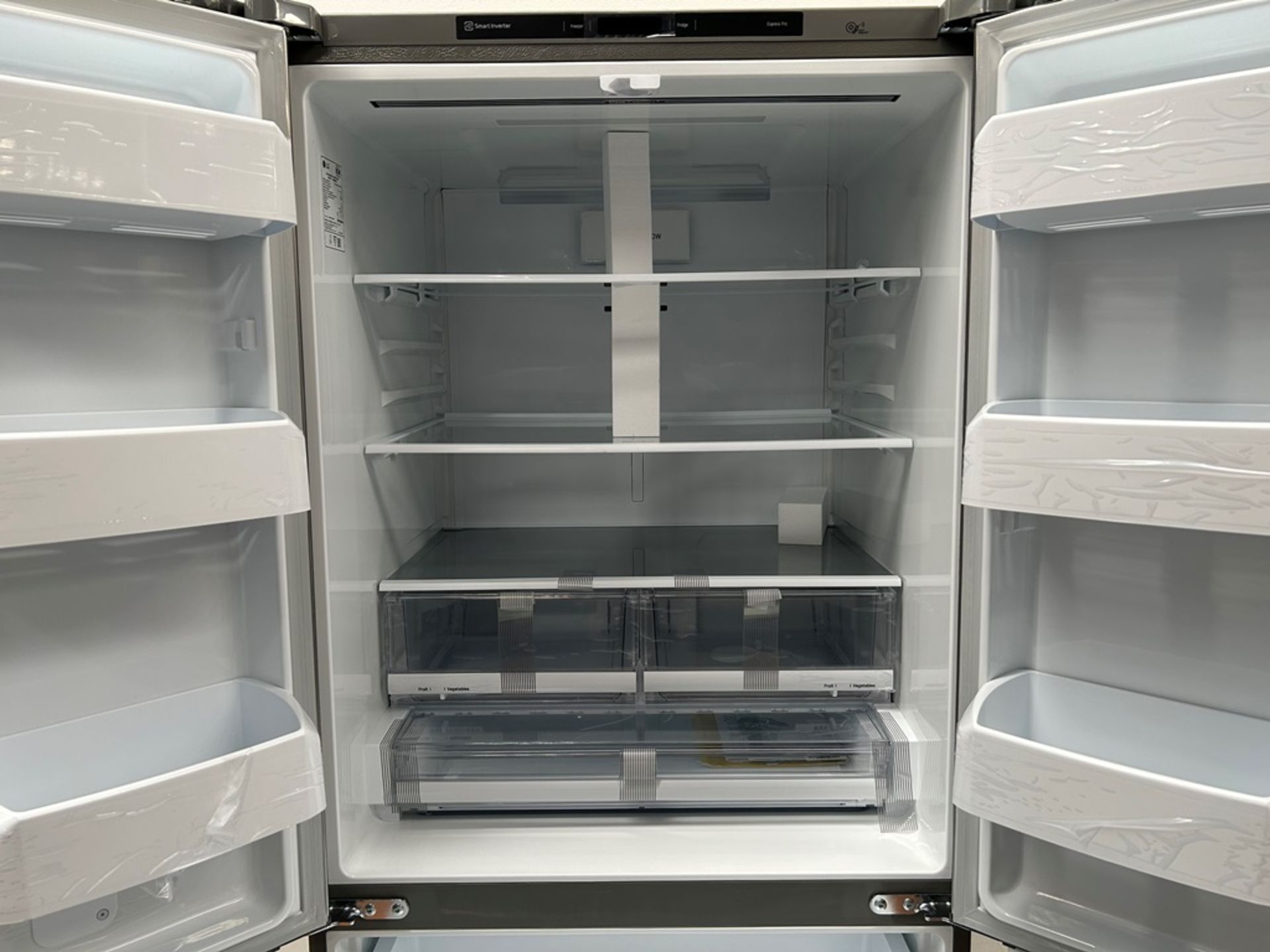(NUEVO) Refrigerador Marca LG, Modelo GM65BGSK, Serie Z30098, Color GRIS - Image 5 of 11
