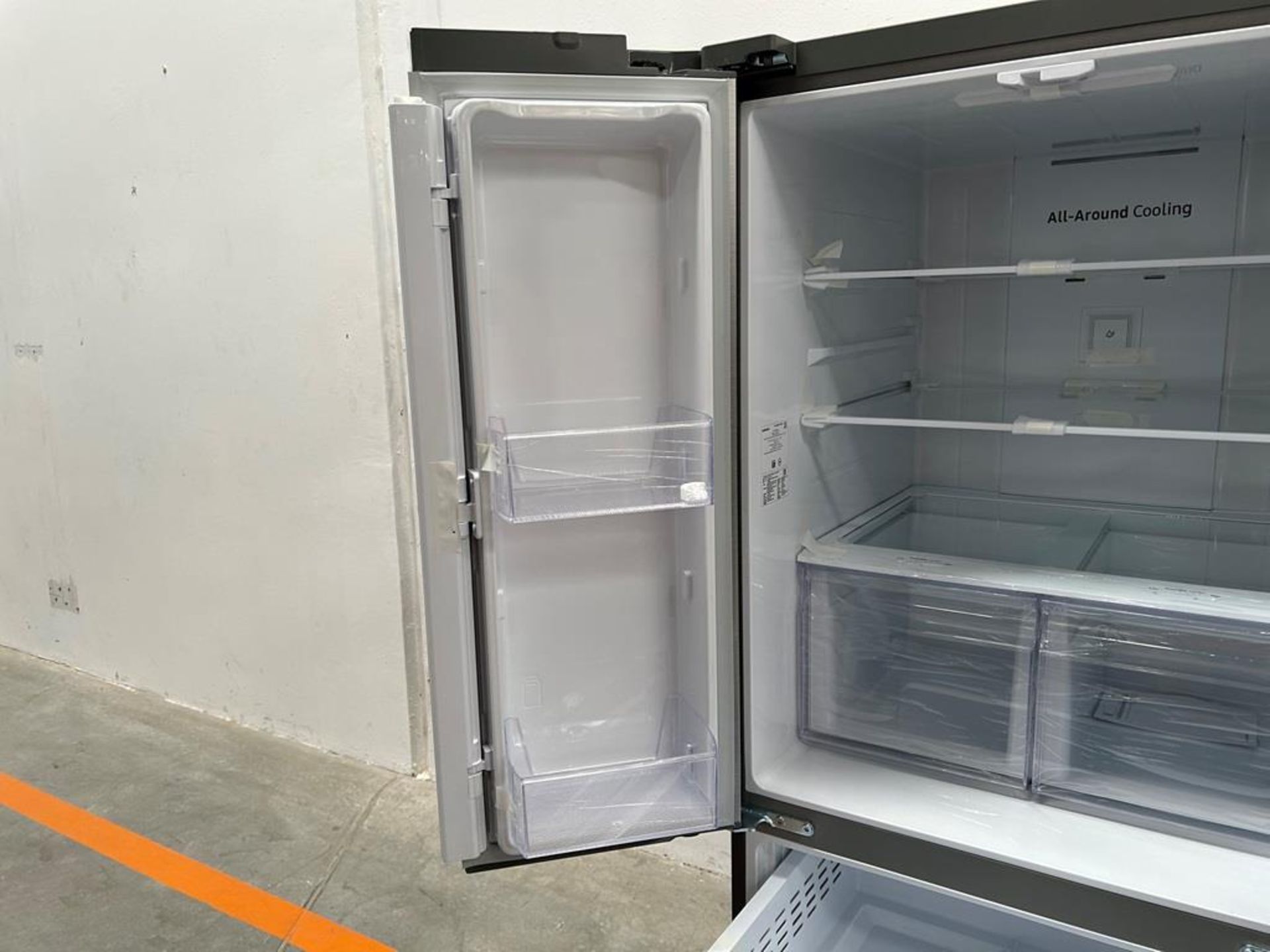 (NUEVO) Refrigerador Marca SAMSUNG, Modelo RF22A4010S9, Serie 00216L, Color GRIS - Image 7 of 11