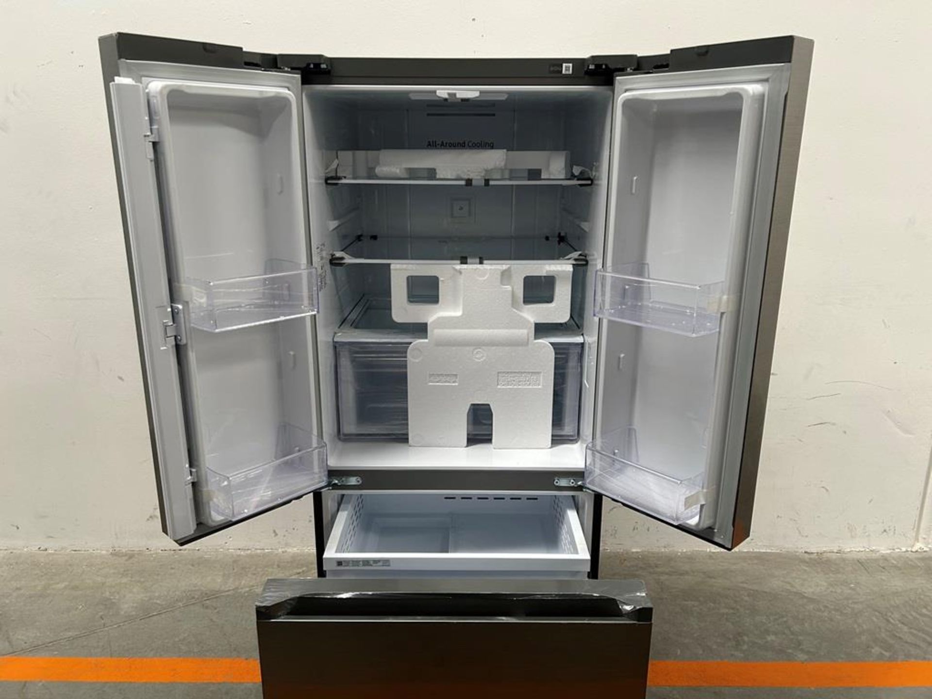 (NUEVO) Refrigerador Marca SAMSUNG, Modelo RF22A4010S9, Serie 0095X, Color GRIS - Image 4 of 11