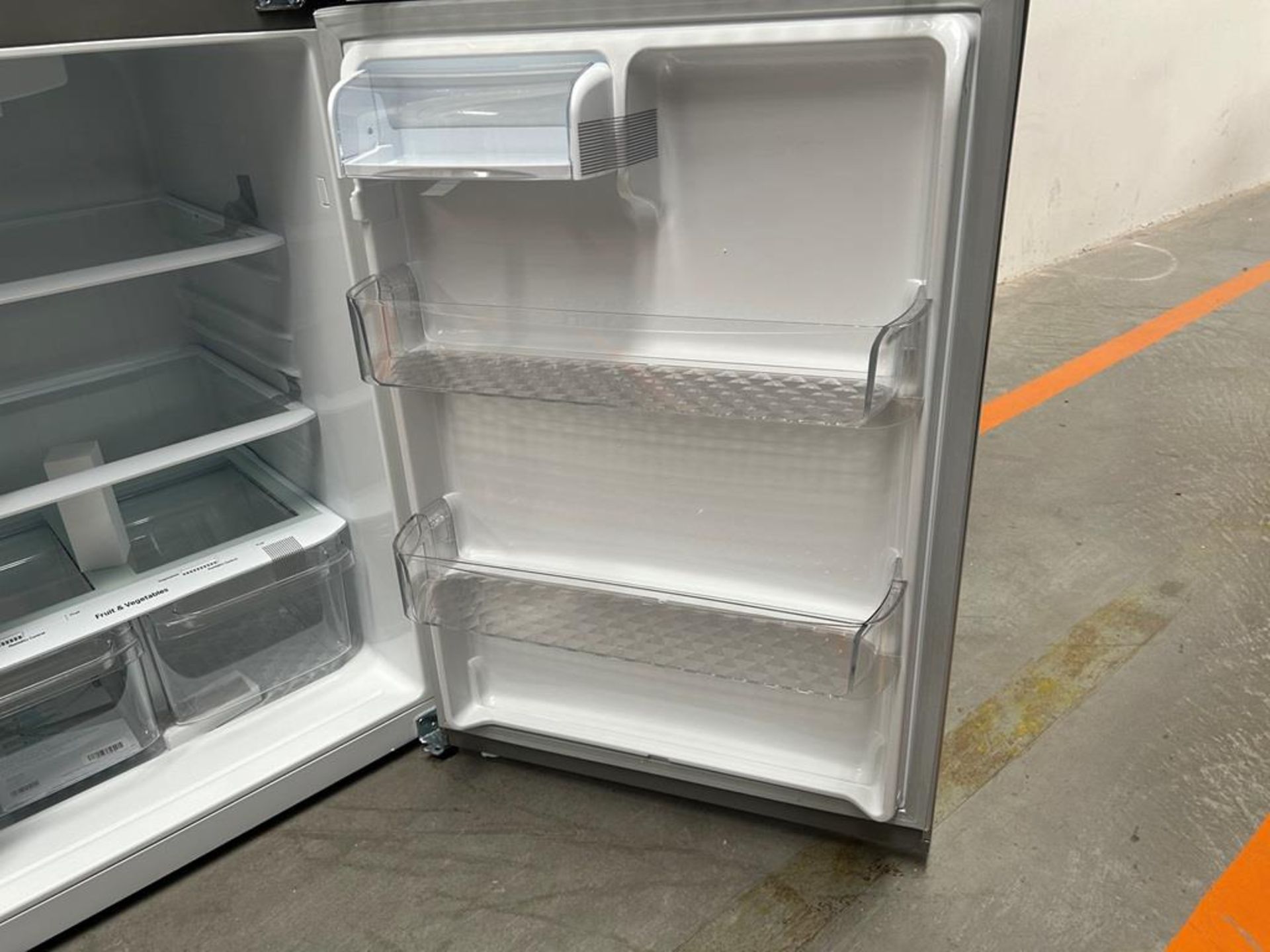 (NUEVO) Refrigerador Marca LG, Modelo LT57BPSX, Serie P2D419, Color GRIS - Image 7 of 11