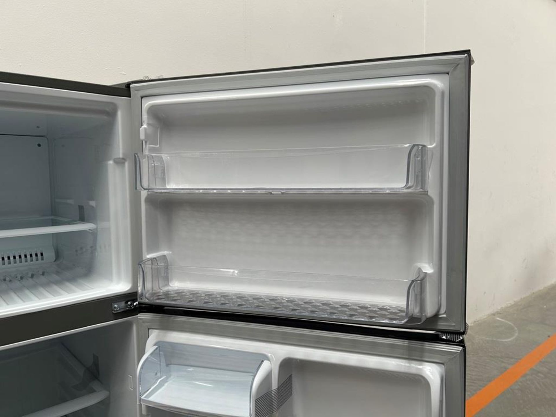 (NUEVO) Refrigerador Marca LG, Modelo LT57BPSX, Serie P2D419, Color GRIS - Image 8 of 11