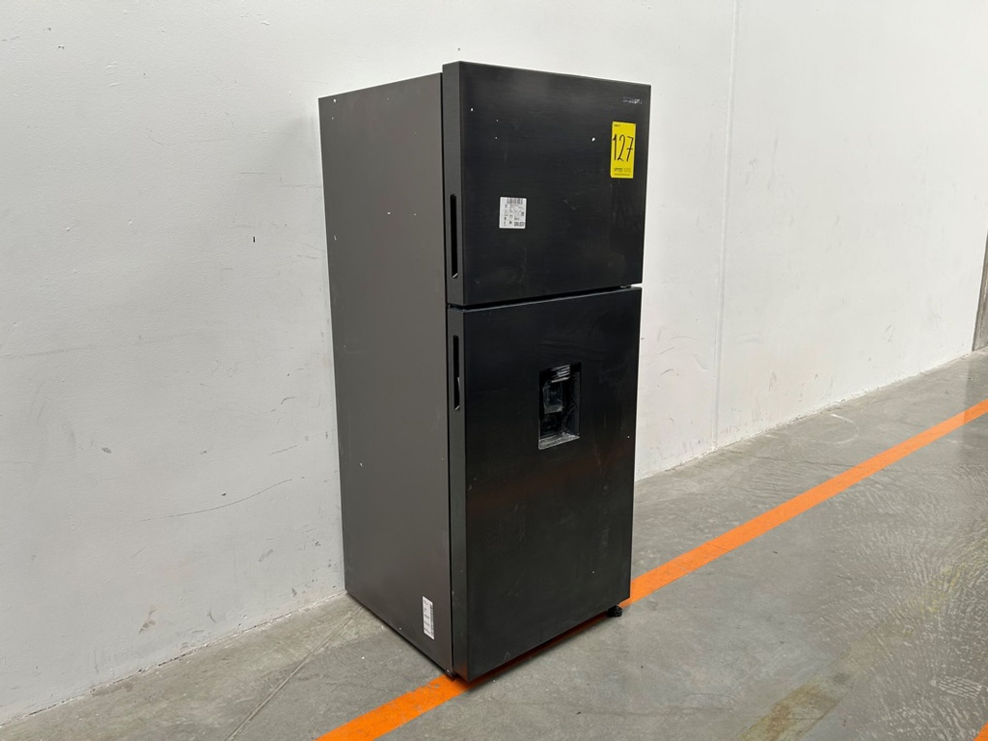 (NUEVO) Refrigerador Marca SAMSUNG, Modelo RT44A6344B1, Serie 00156W, Color NEGRO - Image 3 of 11