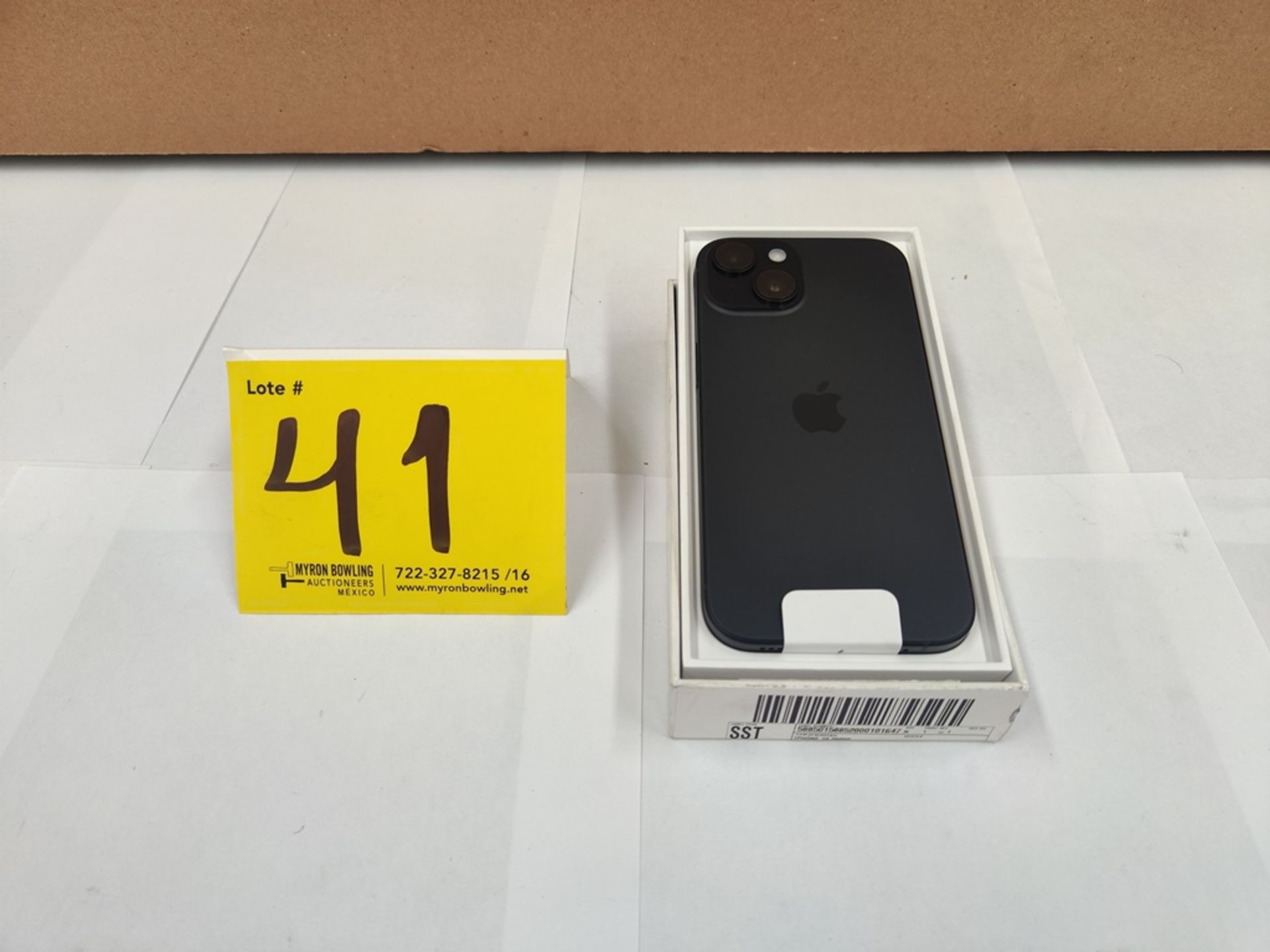 (NUEVO) Celular Marca APPLE, Modelo iPhone 15, Serie J4YPN6G9D, con capacidad de 256 GB, Color NEGR