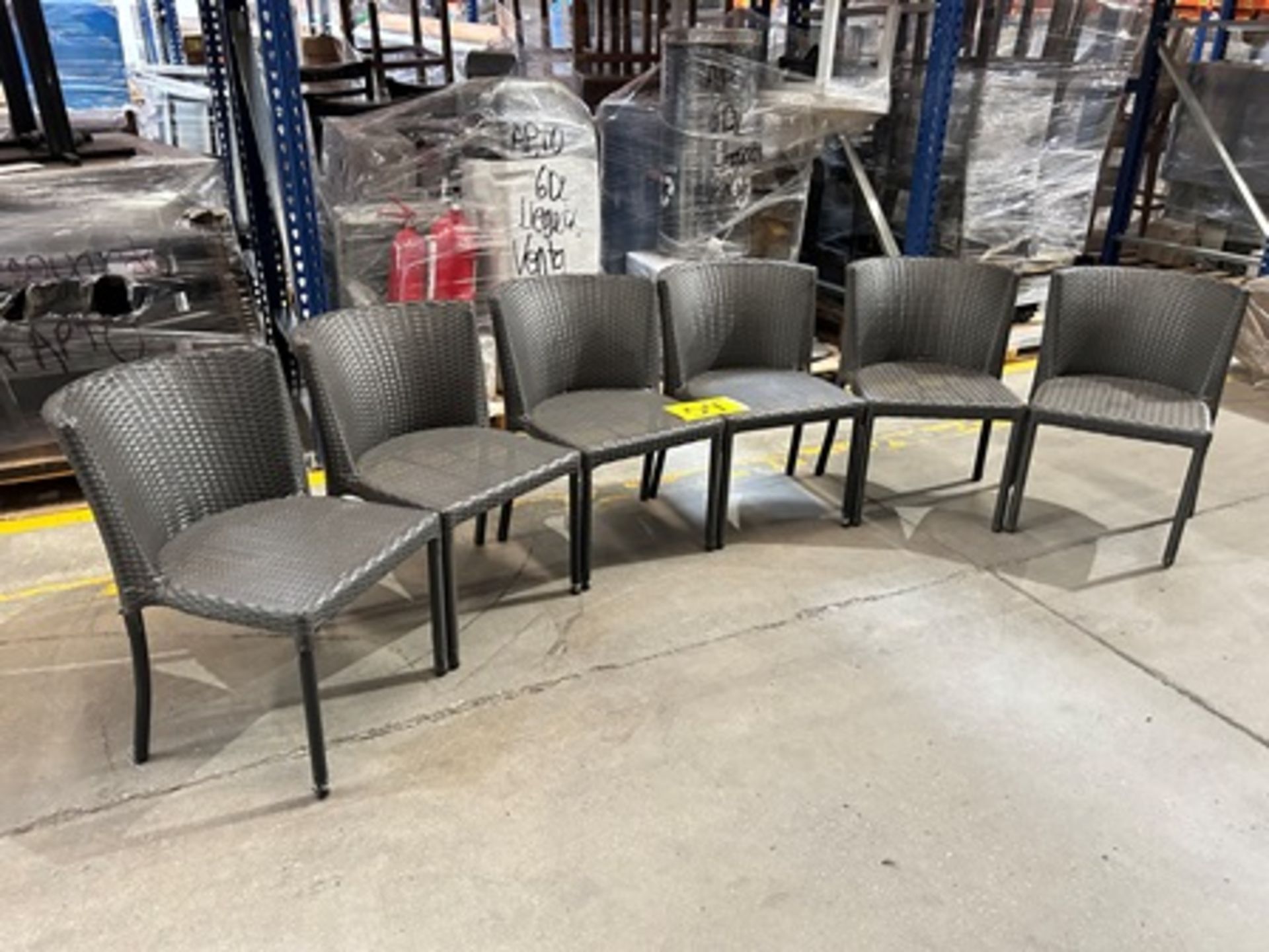 6 sillas de ratán respaldo curvo para exterior Color Café Medidas 55 cm x 62 cm x 74 cm (Equipo Usa - Image 5 of 10