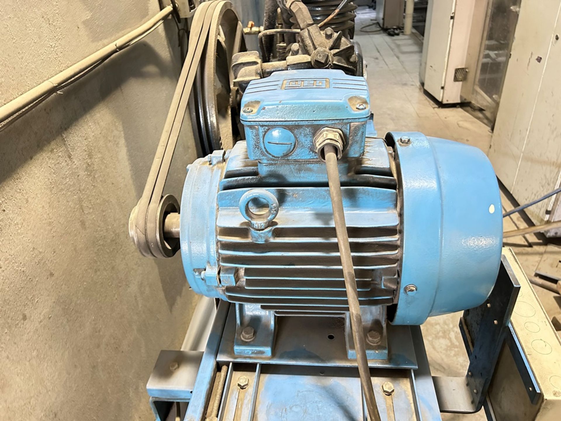 BOGE Air Compressor, Model ND, Serial No. FB48057, Year 2000, 400V, 15 hp Boge motor, pressure 175 - Image 5 of 10