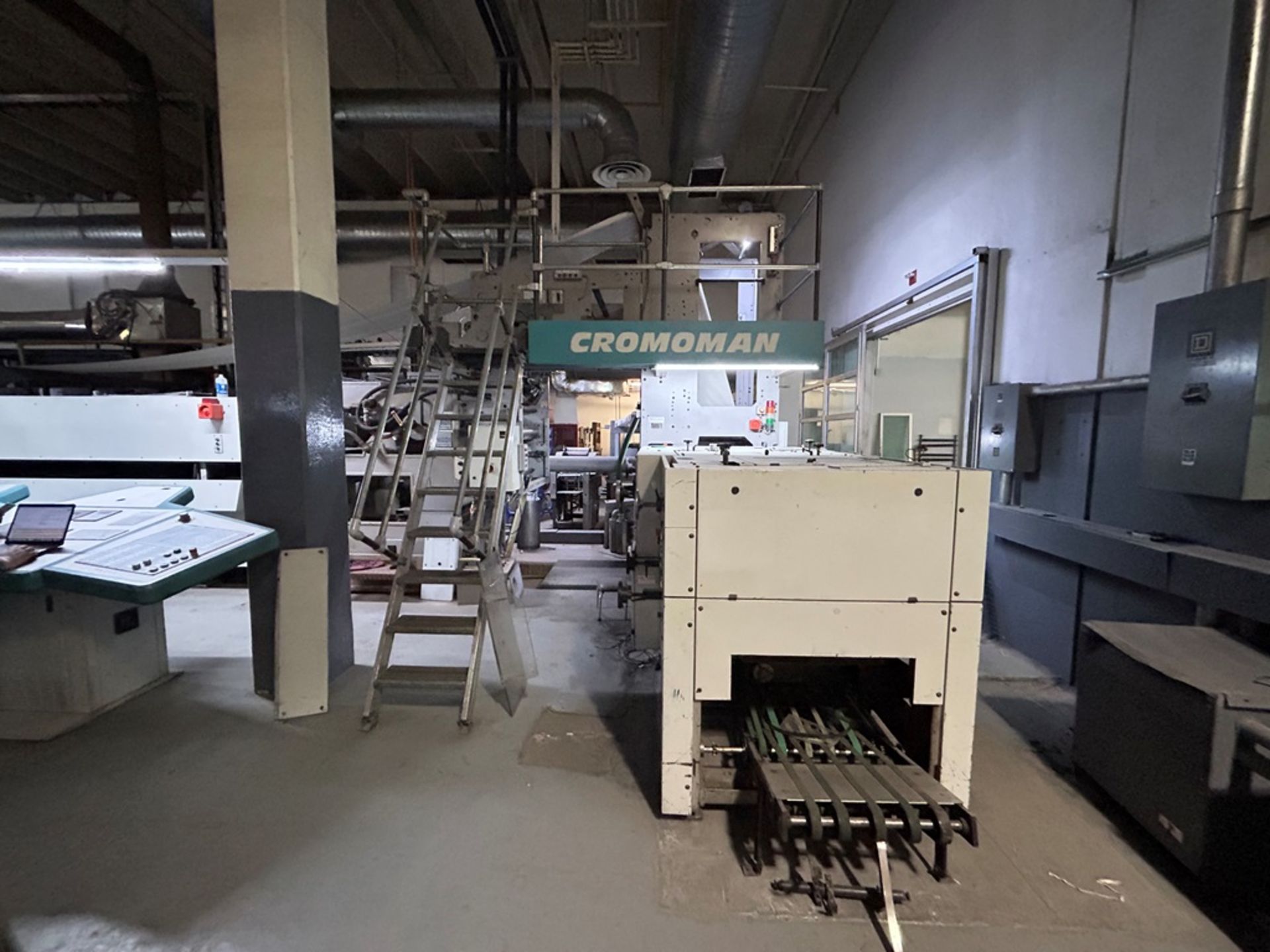 Máquina de impresión rotativa Marca MAN ROLAND, Modelo CROMOMAN 45, No de serie 11163, Año 1999, 40 - Image 6 of 36