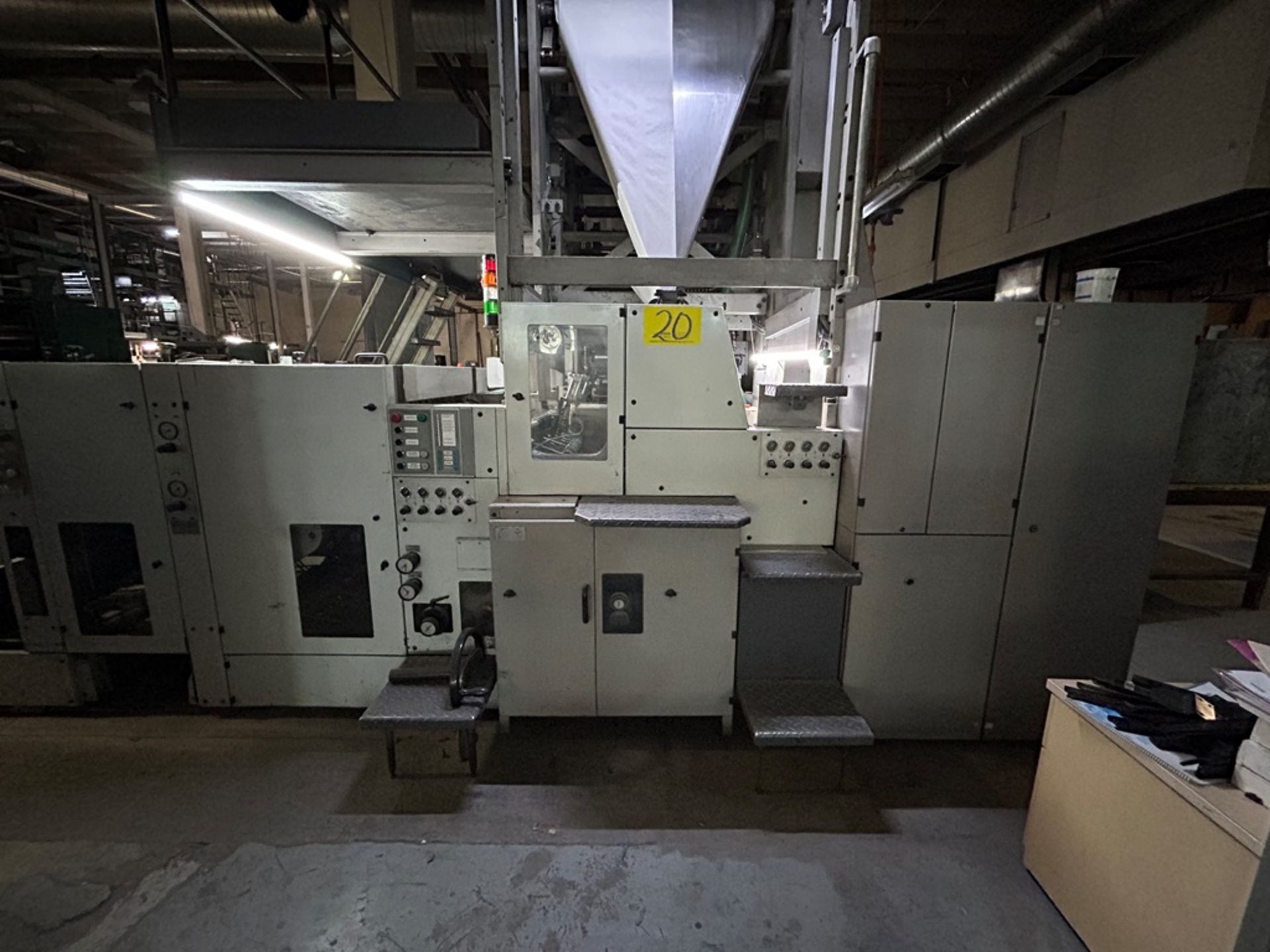 MAN ROLAND rotary printing machine, Model CROMOMAN 45, Serial No. 11163, Year 1999, 400V, Composed