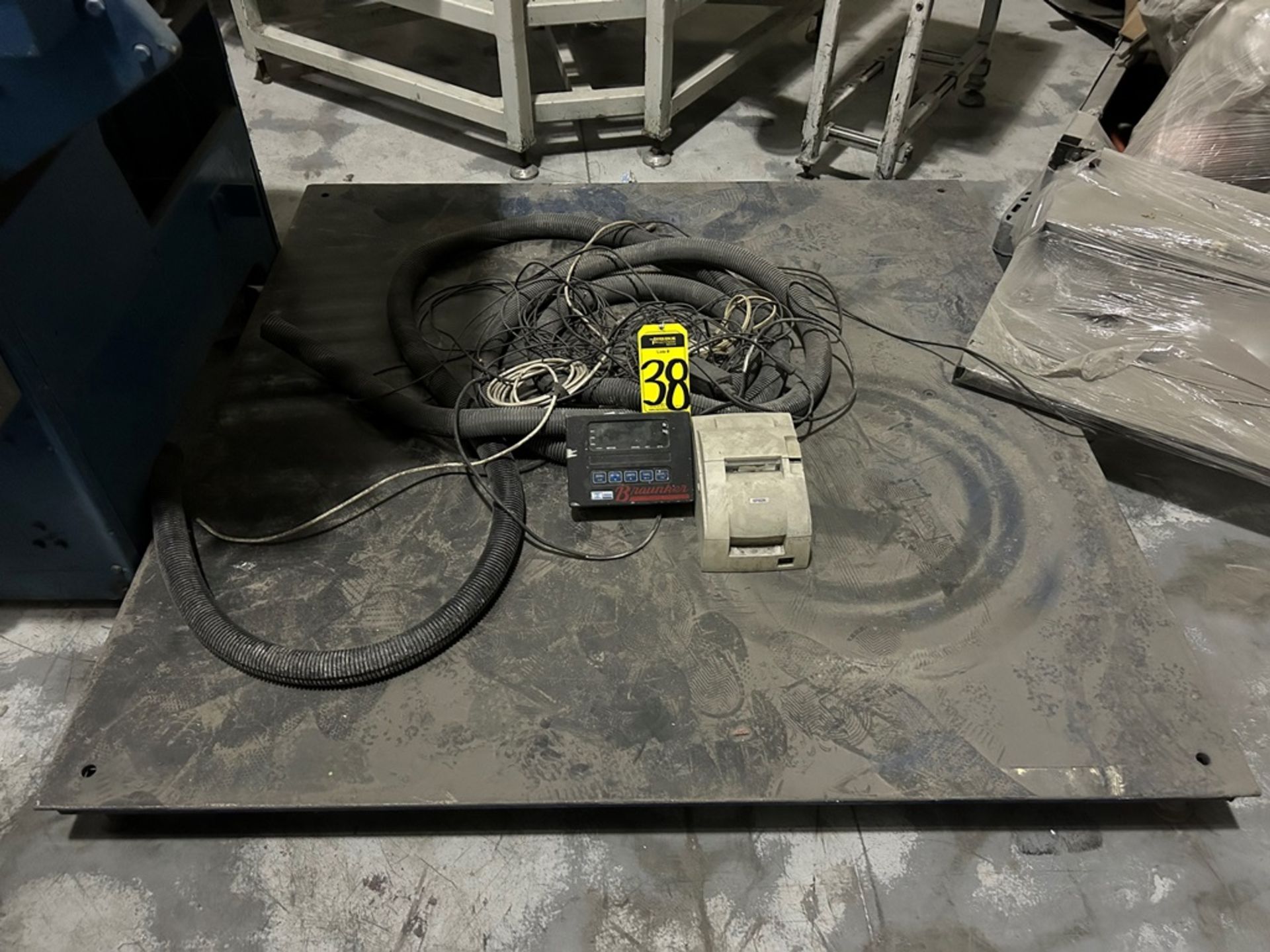 Braunker Floor Scale, Model 350, Serial No. 964175, Year ND, 110V, Maximum capacity 1 ton. / Bascul