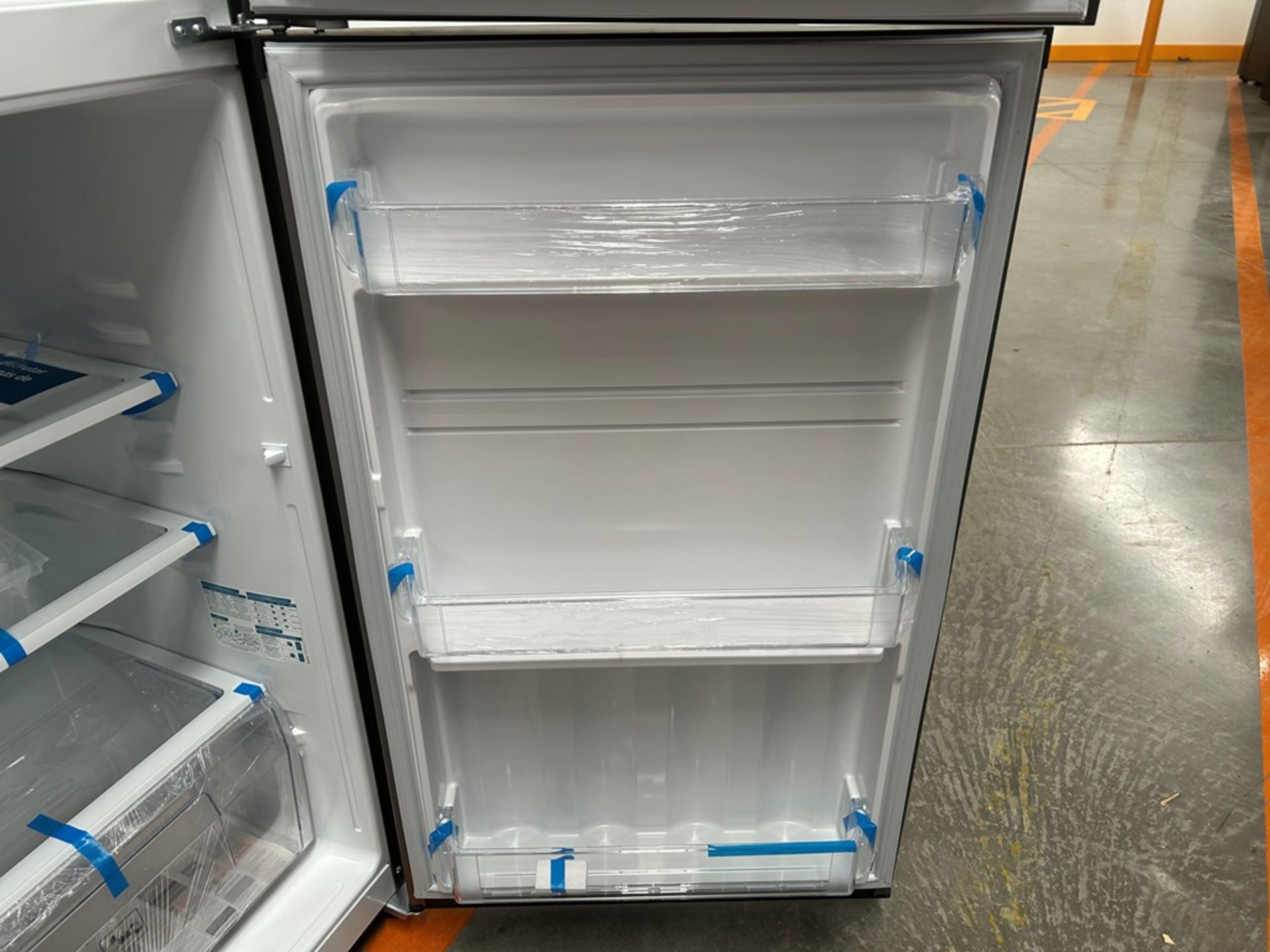 Lote de 2 refrigeradores contiene: 1 refrigerador Marca MABE, Modelo RME360FVMRMA, Serie 816455, Co - Image 15 of 18