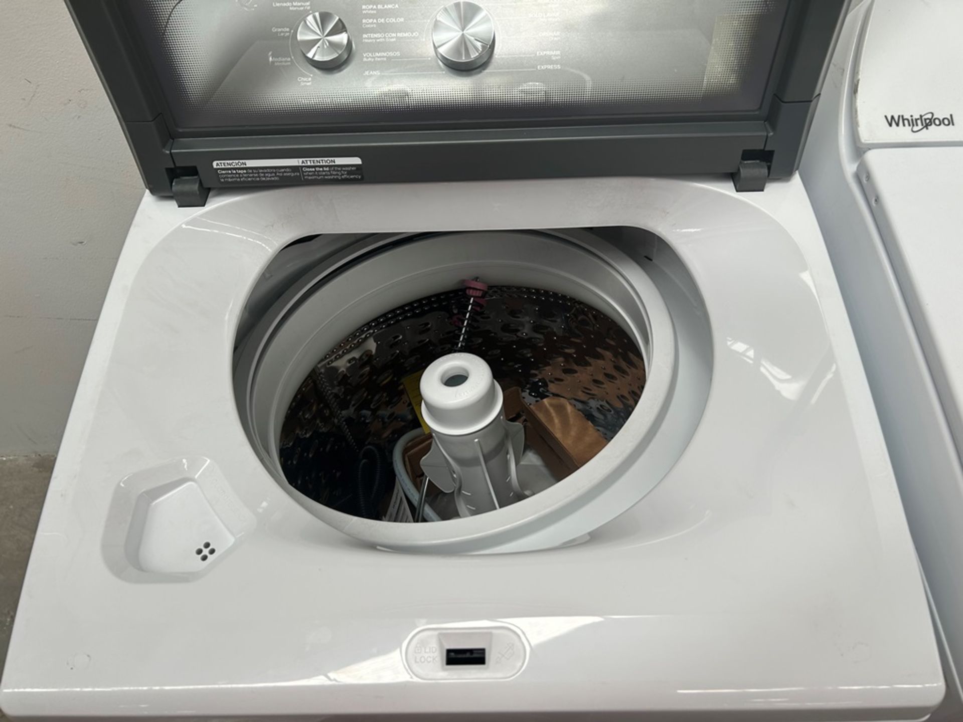 Lote de 2 lavadoras contiene: 1 Lavadora de 18 KG, Marca WHIRPOOL, Modelo 8MWTW1812WPM0, Serie 4664 - Image 4 of 11