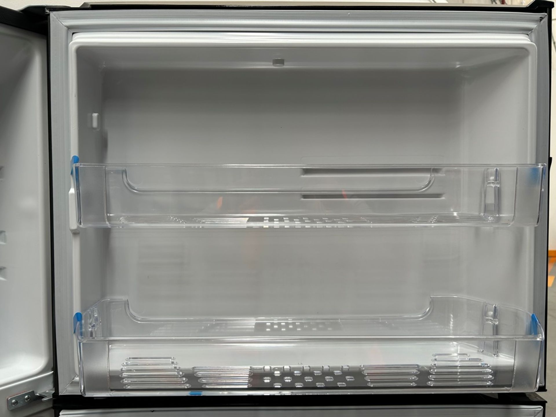 Refrigerador con dispensador de agua Marca MABE, Modelo RMS510IAMRP, Serie 04121, Color NEGRO (Favo - Image 6 of 11