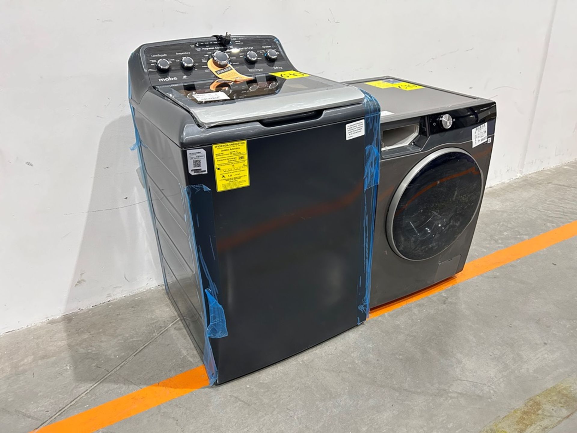 Lote de 2 lavadoras contiene: 1 Lavadora de 24 KG Marca MABE, Modelo LMA742115WDAB10, Serie S15124, - Image 3 of 10