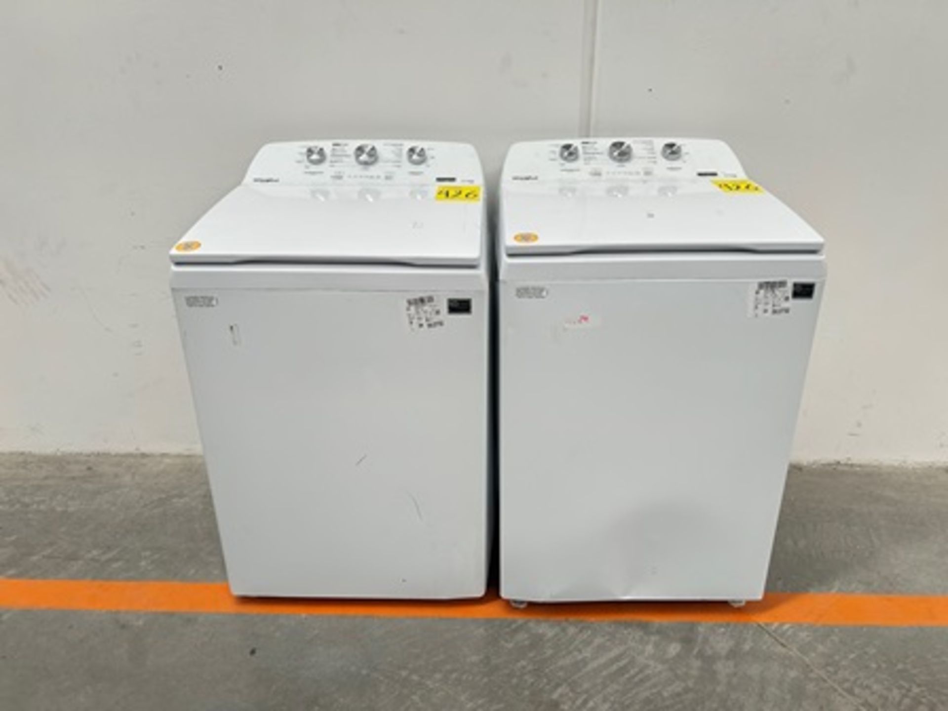 Lote de 2 lavadoras contiene: 1 Lavadora de 17 KG Marca WHIRLPOOL, Modelo 8MWTW1713MJQ1, Serie 5526