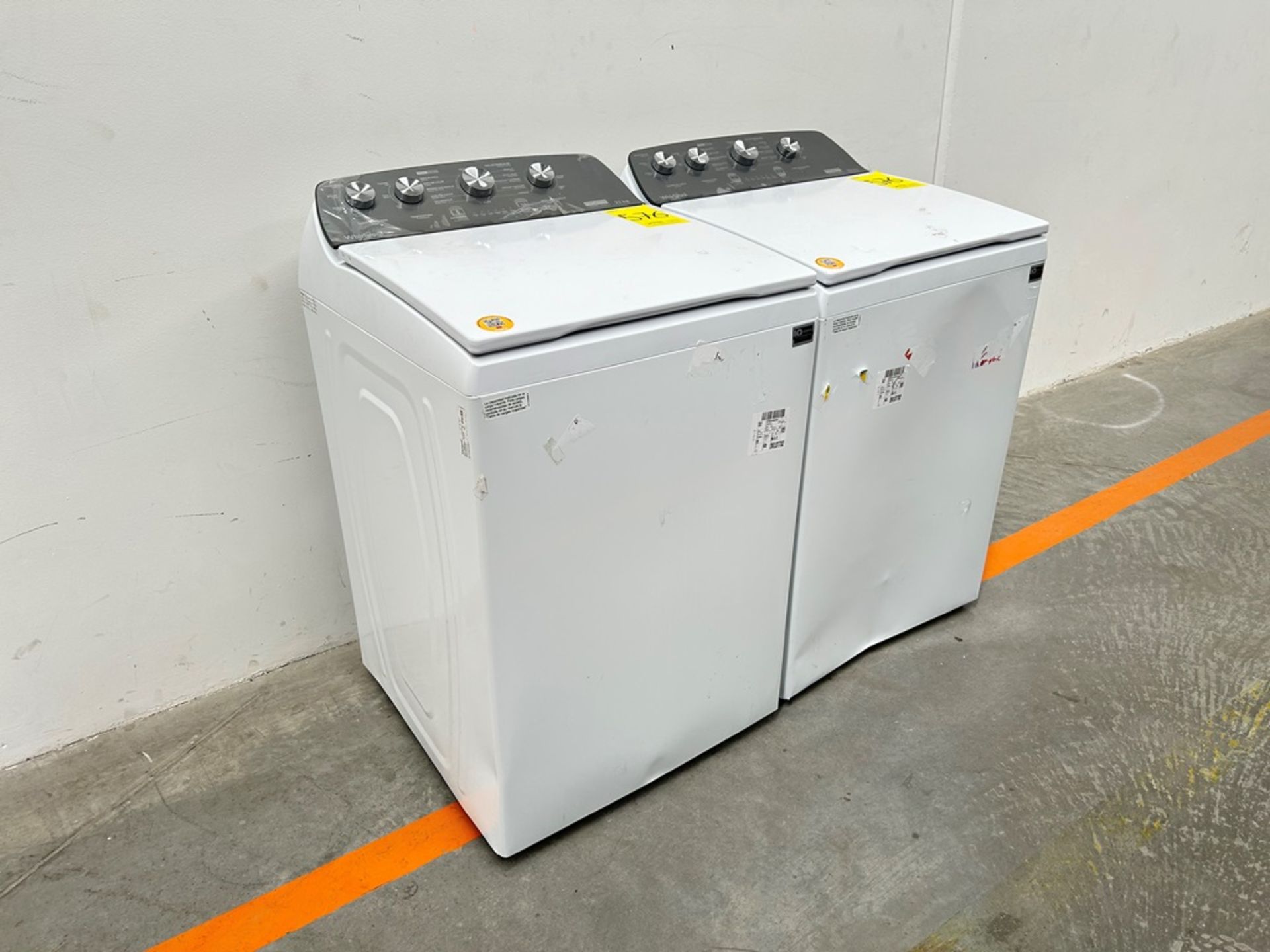 Lote de 2 lavadoras contiene: 1 Lavadora de 22 KG Marca WHIRLPOOL, Modelo 8MWTW2224MPM0, Serie 7703 - Image 3 of 10