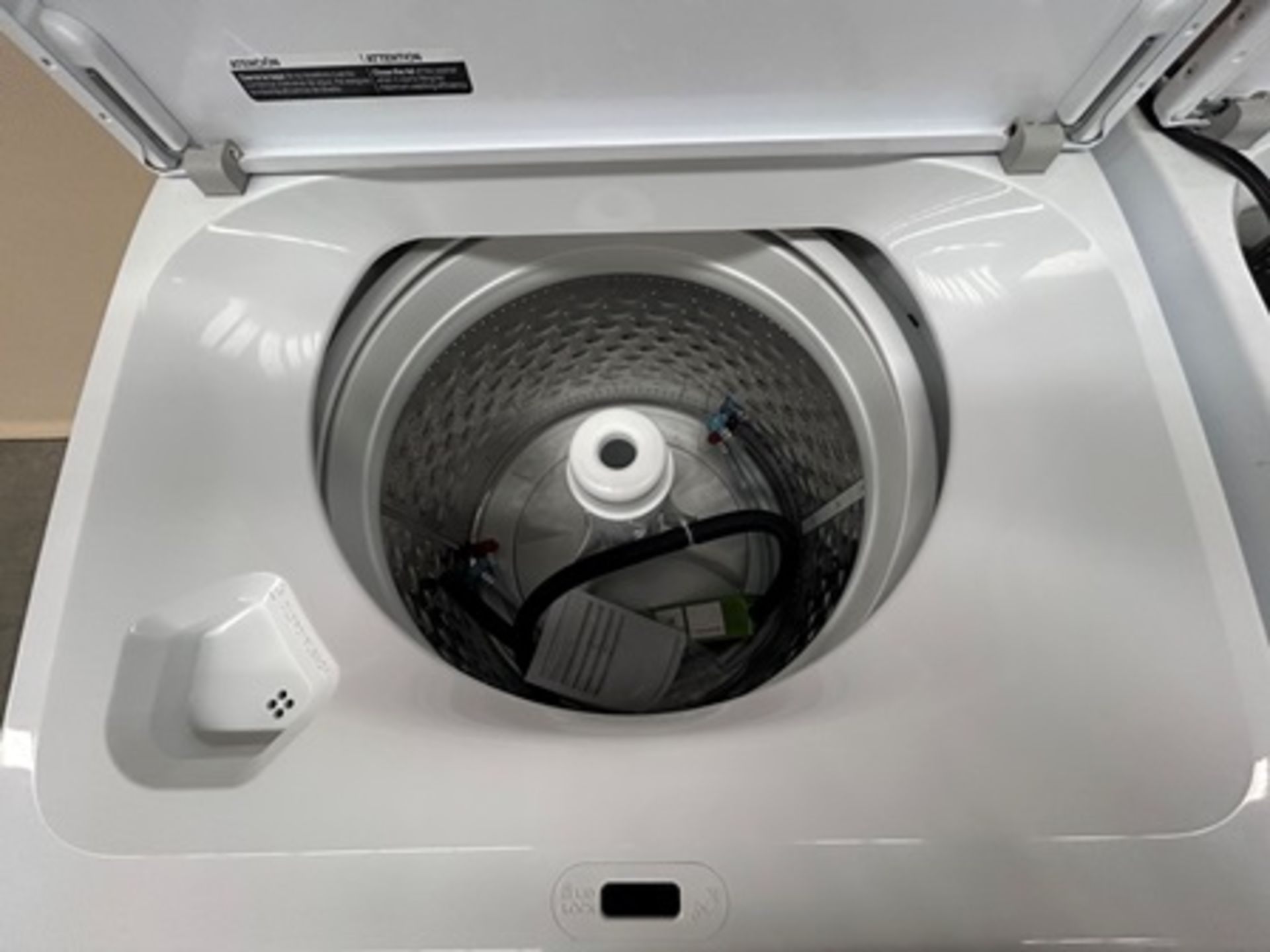 Lote de 2 lavadoras contiene: 1 Lavadora de 18 KG Marca WHIRPOOL, Modelo 8MWTW1813MJM1, Serie 44640 - Bild 5 aus 6
