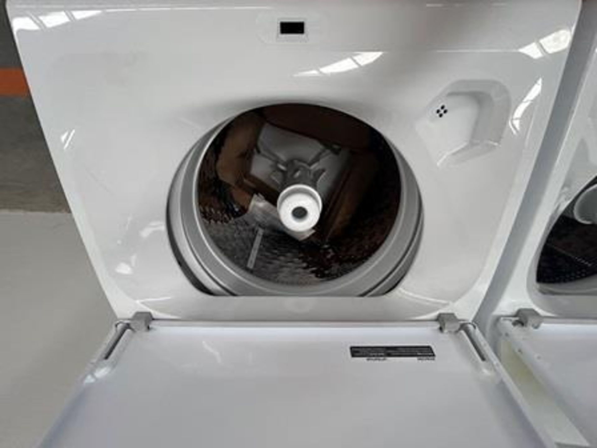 Lote de 2 lavadoras contiene: 1 Lavadora de 17 KG Marca WHIRLPOOL, Modelo 8MWTW1713MJQ1, Serie 5526 - Image 5 of 10