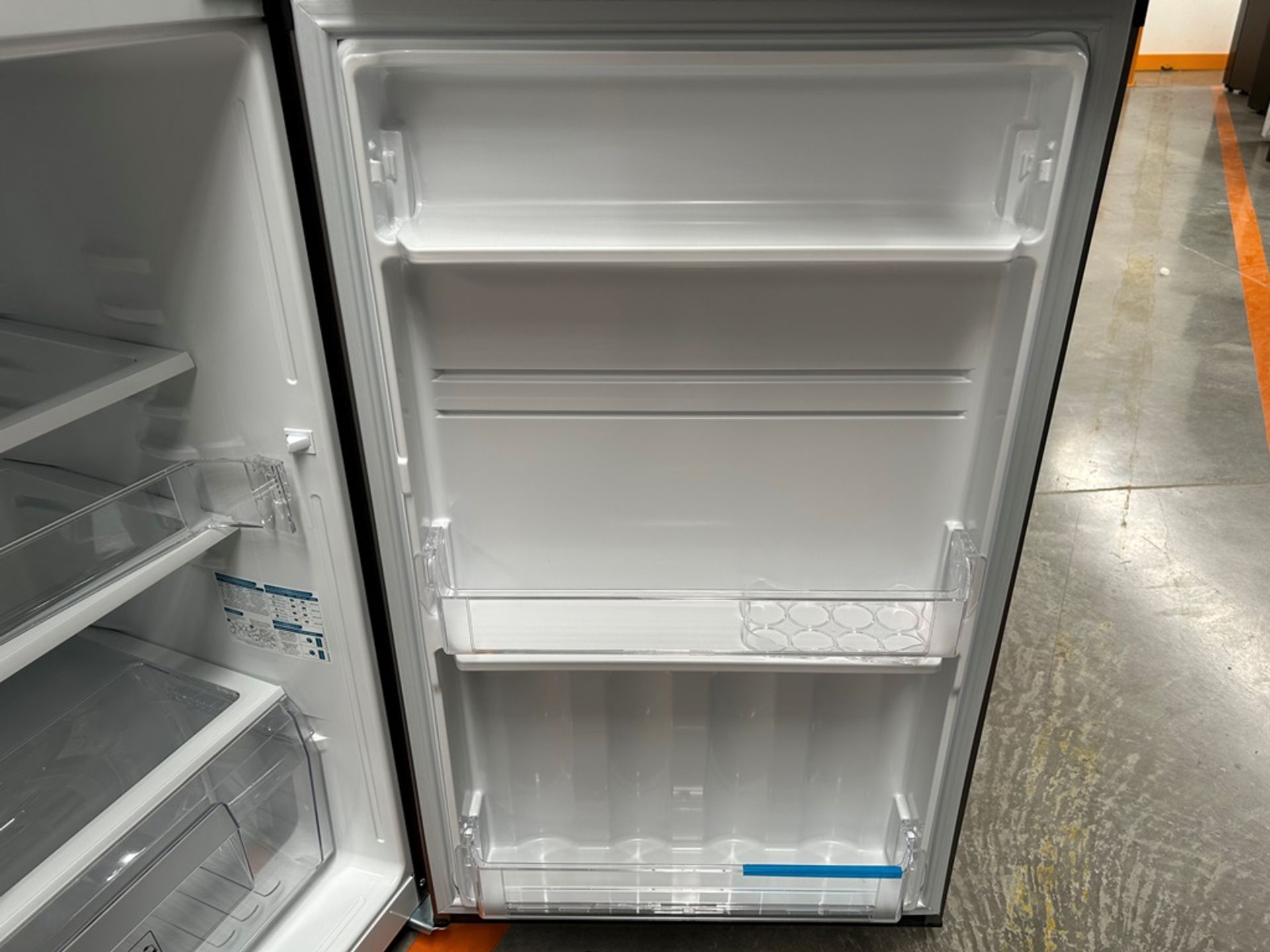 Lote de 2 refrigeradores contiene: 1 refrigerador Marca MABE, Modelo RME360PVMRM, Serie 01988, Colo - Image 14 of 18