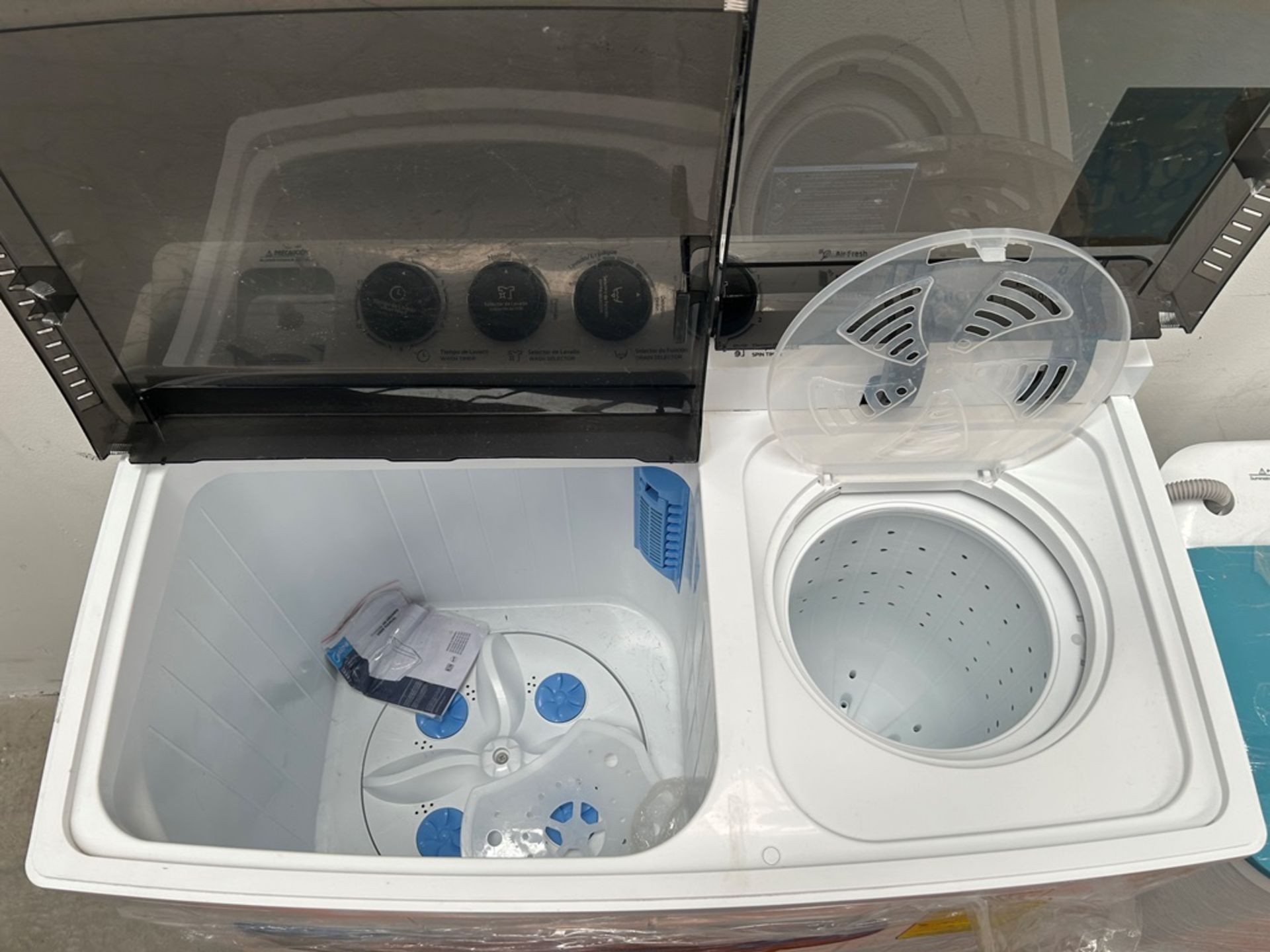 Lote de 2 lavadoras contiene: 1 Lavadora de 19 KG, Marca MIDEA, Modelo MT100W190WMX, Serie 500964, - Image 4 of 11