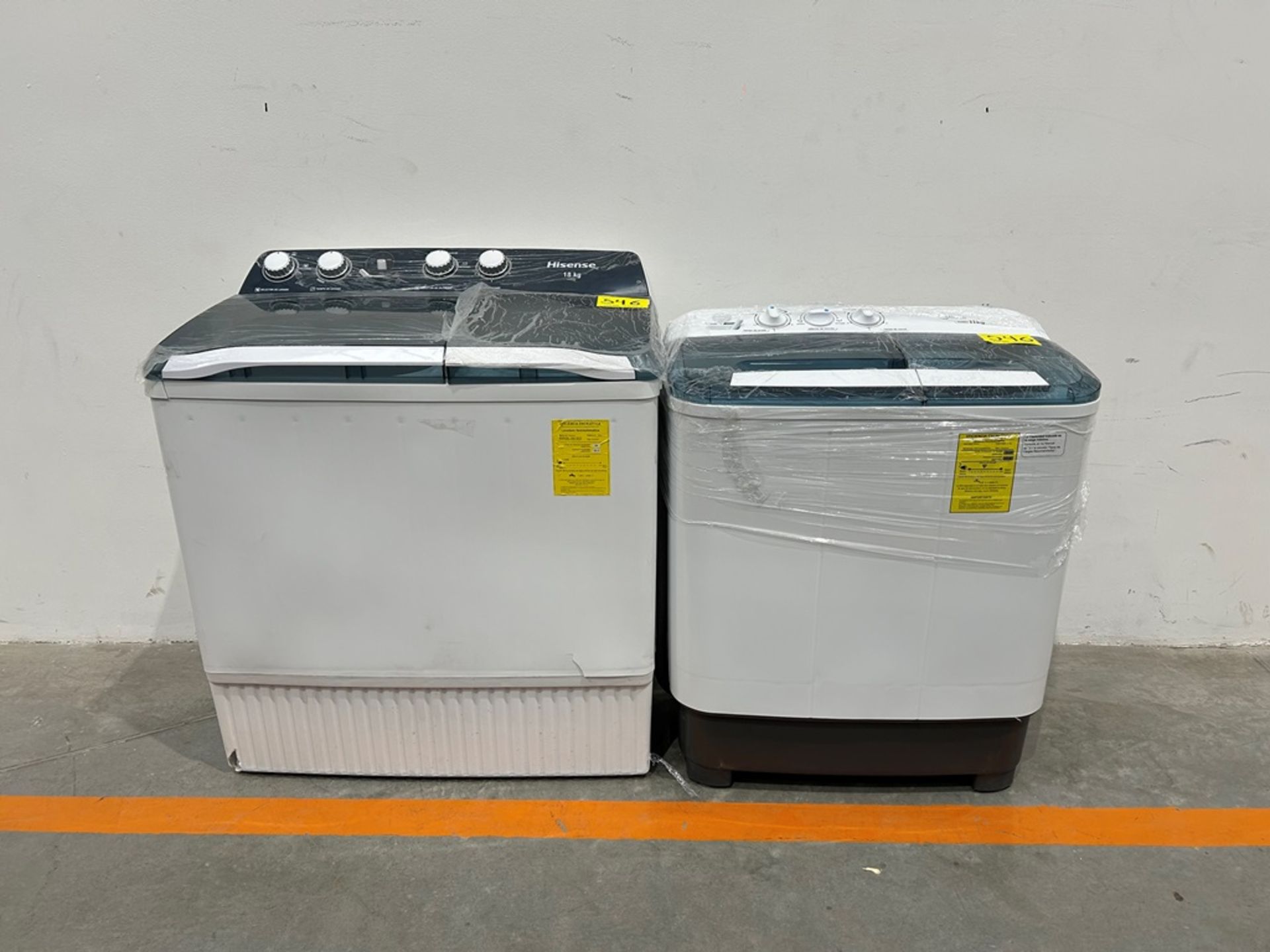 Lote de 2 lavadoras contiene: 1 Lavadora de 18KG Marca HISENSE, Modelo WSA1801P, Serie 220073, Colo